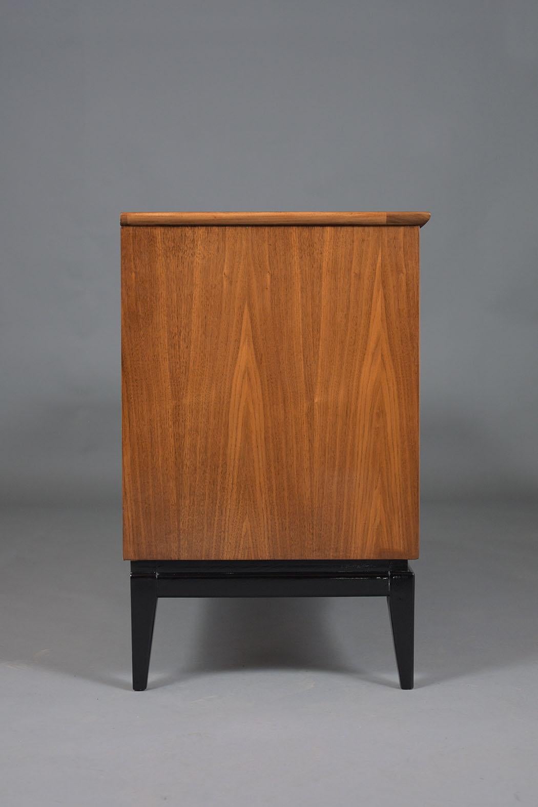 Restored 1960s Mid-Century Walnut Credenza - Modern Elegance for Living Spaces For Sale 6