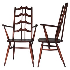 Chaises de salle à manger en noyer du milieu du siècle Lucian Ercolani for Ercol England Se