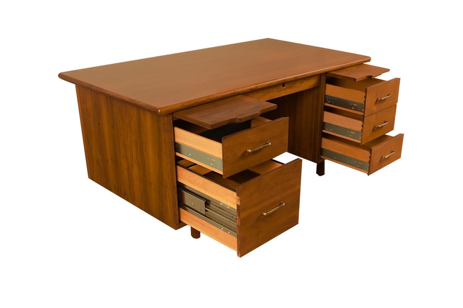 Mid-Century Modern Mid-Century Walnut Large Executive Desk For Sale
