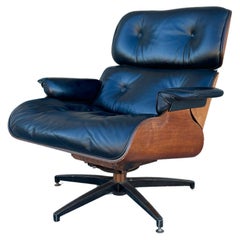 Used Mid Century Walnut & Leather Lounge Chair Styled After Herman Miller, 1970s
