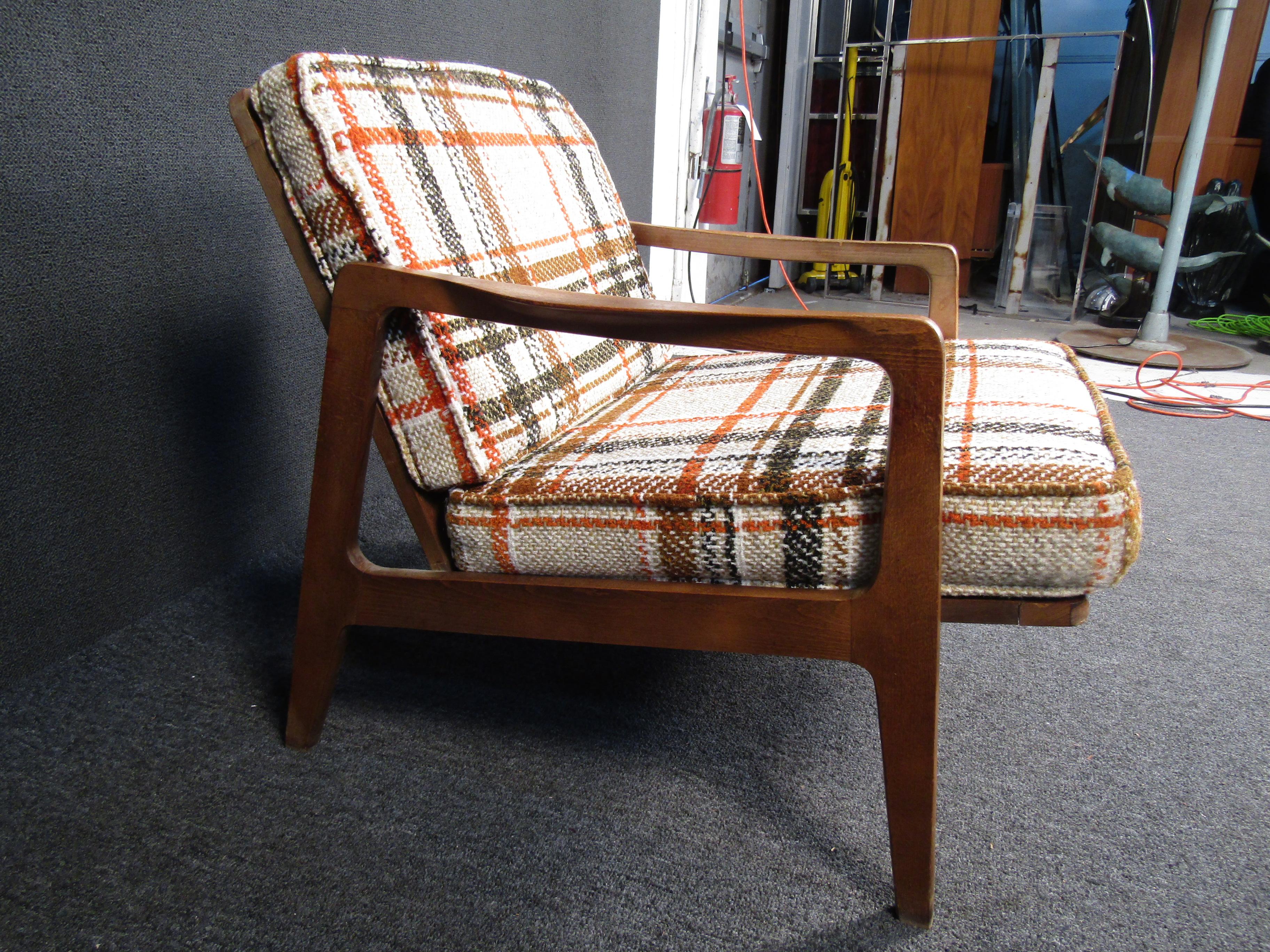 Mid-Century Walnut Lounge Chair  4