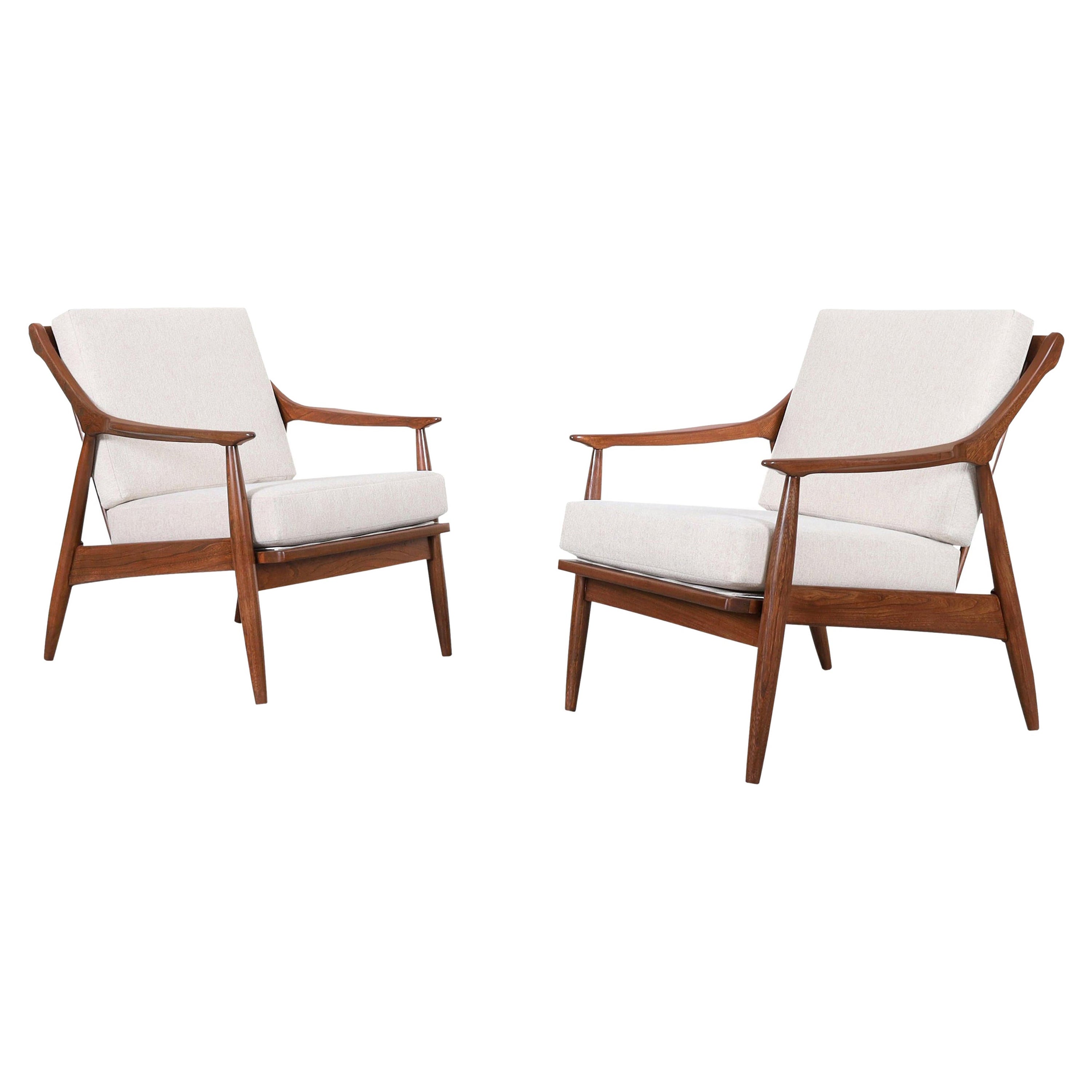 Chaises longues en noyer du milieu du siècle par Kurt Ostervig pour A James Mobler