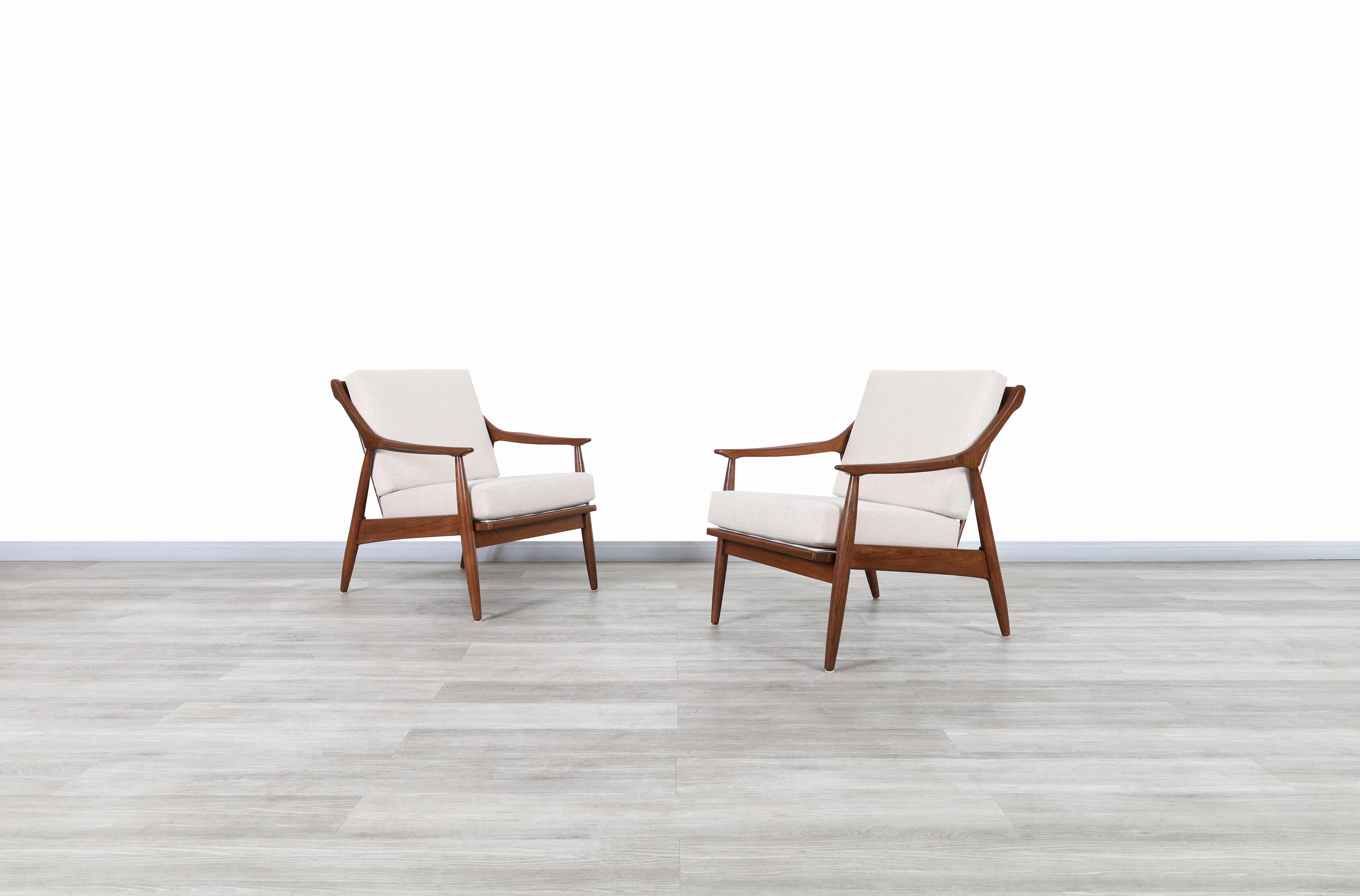 Stunning midcentury walnut lounge chairs by Kurt Ostervig for James Mobler in the United States, circa 1960s. These chairs have been built from the highest quality walnut wood and feature an ergonomic design where the user's comfort is prioritized.