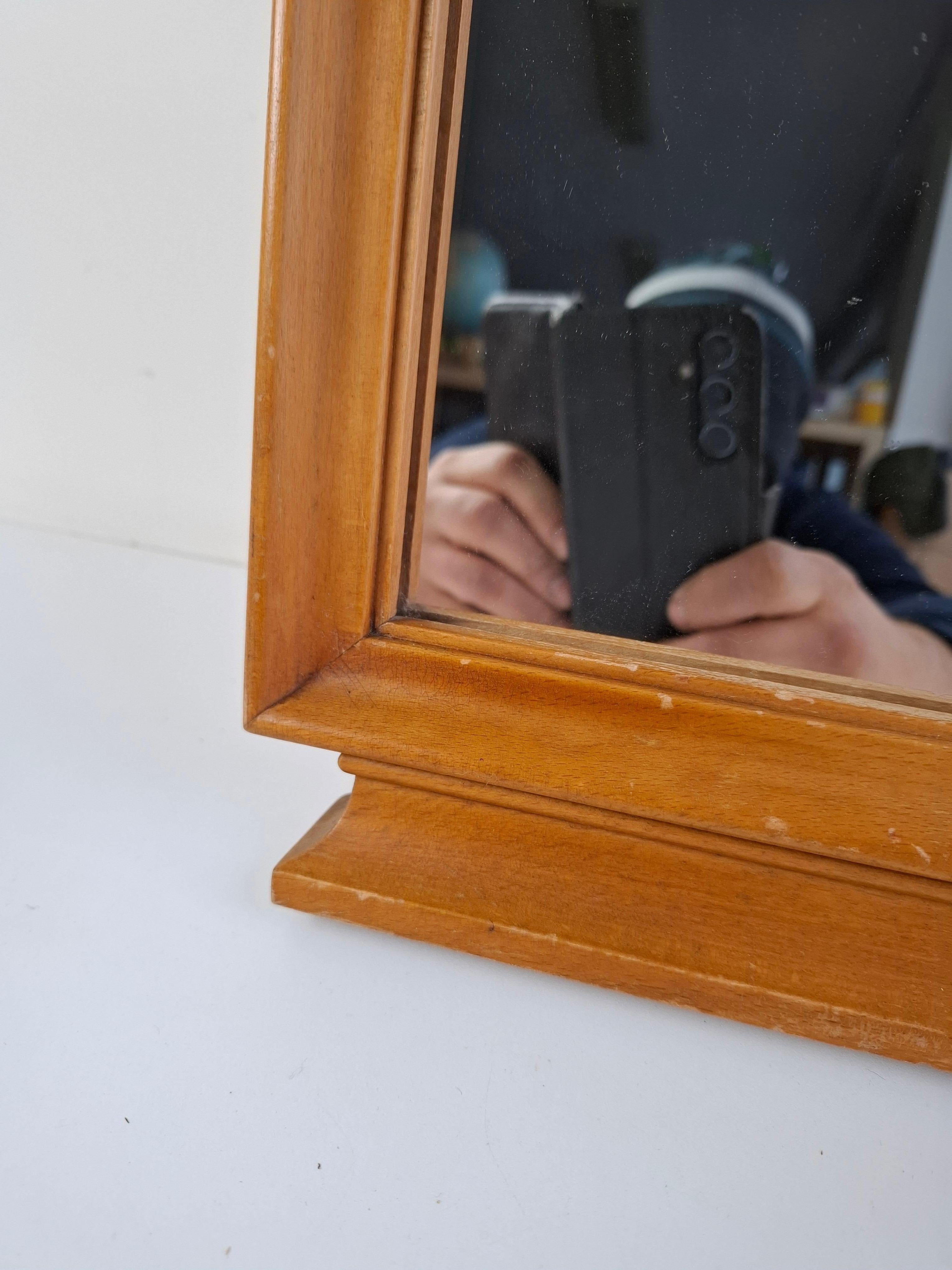 Mid-Century Walnut Mirror from 1960s Czechoslovakia, Organic Curved Frame In Good Condition For Sale In Praha, CZ