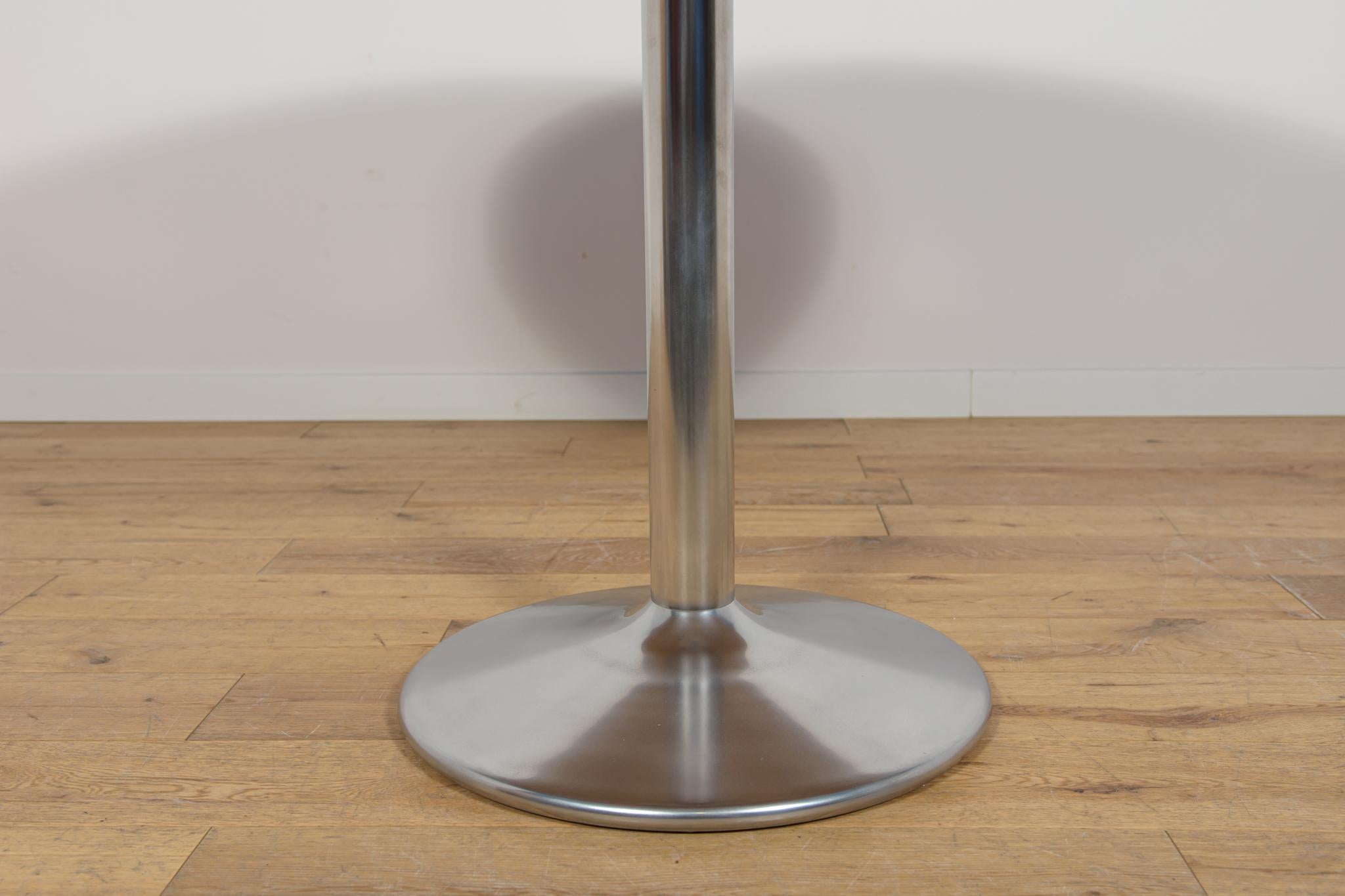 Mid-Century Walnut Modern Round Dining Table, Denmark, 1970s For Sale 3
