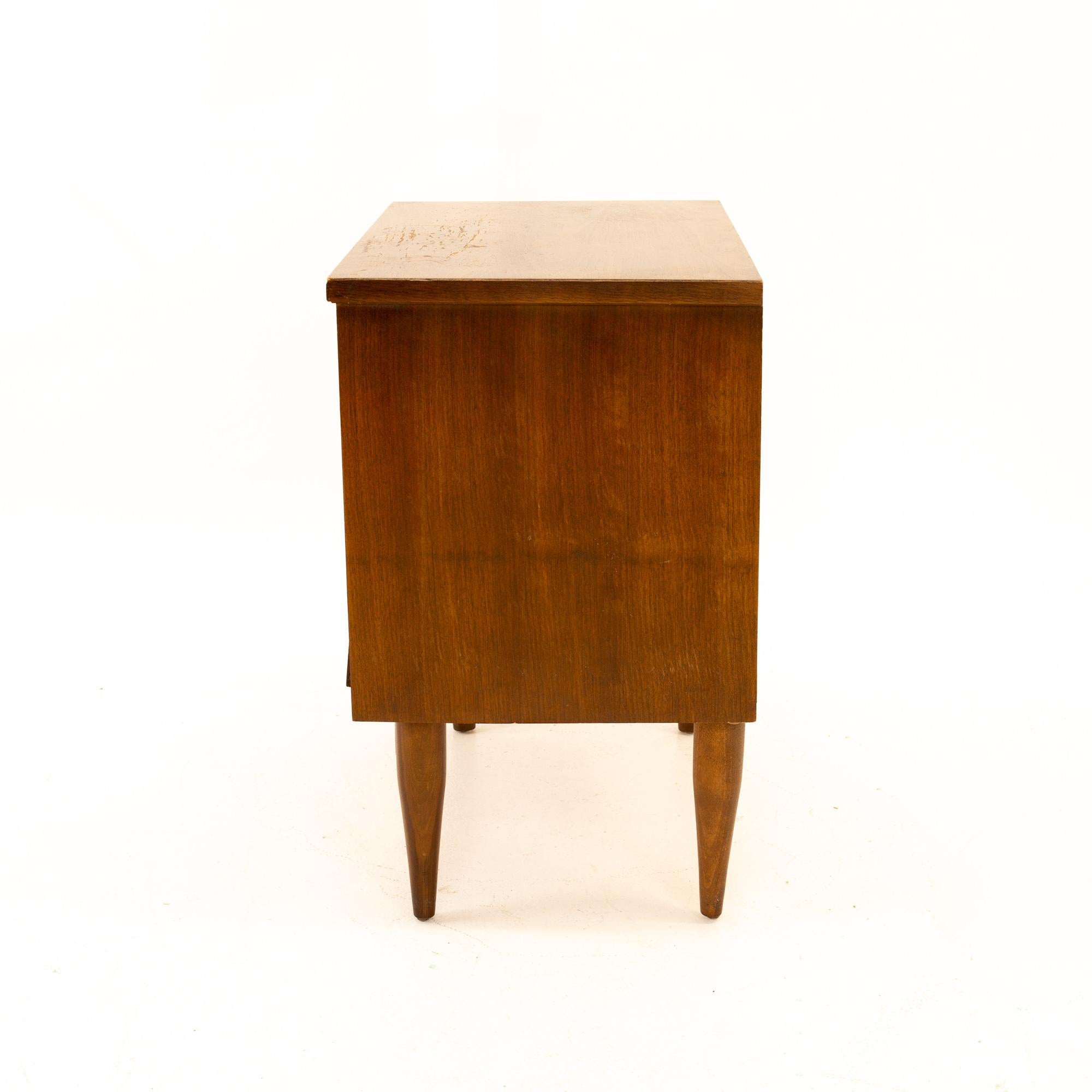 Mid Century Walnut Nightstand In Good Condition For Sale In Countryside, IL