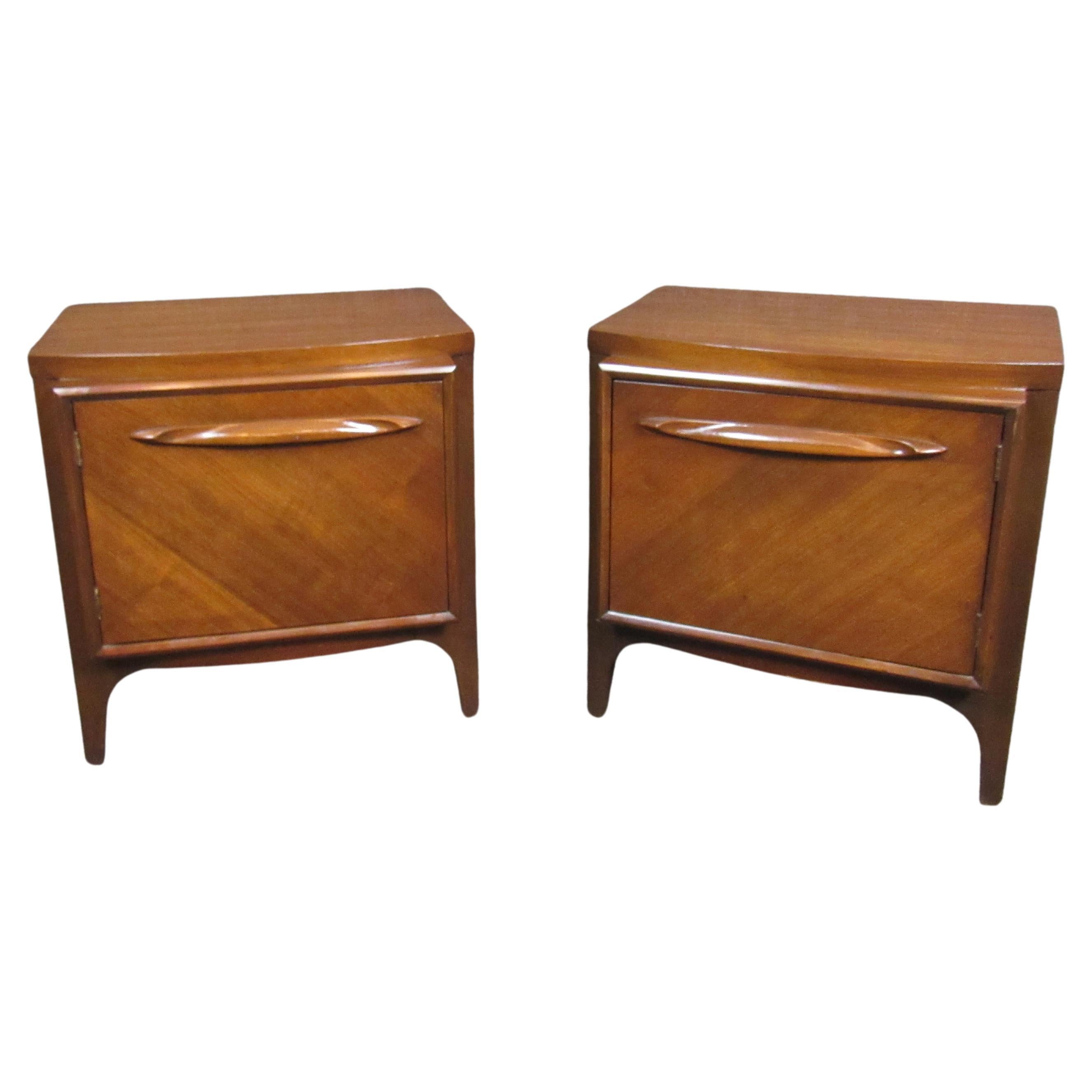 Walnut Ojai Nightstand by LawsonFenning, Large For Sale at 1stDibs