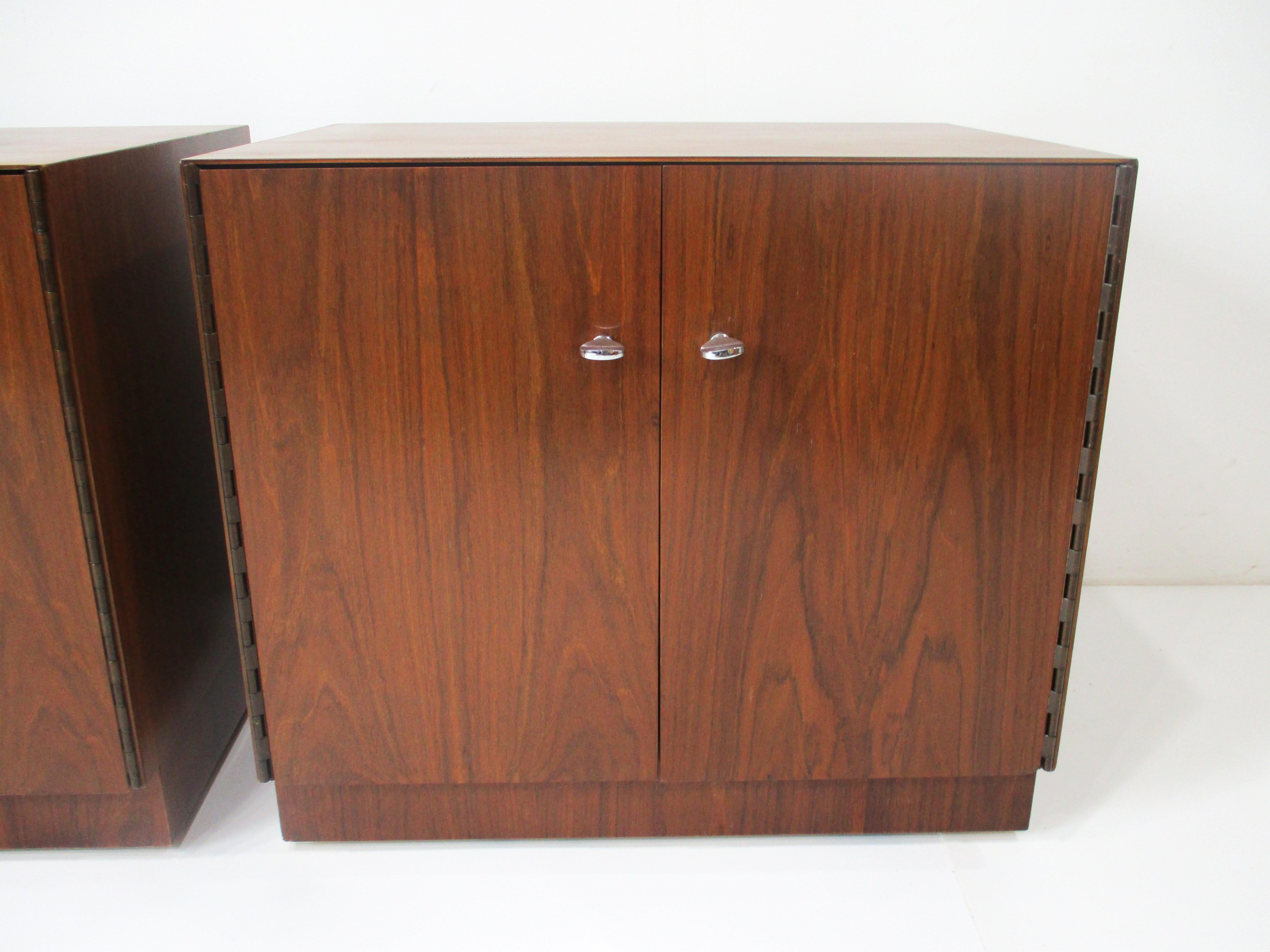 American Mid Century Walnut Nightstands in the style of Thayer Coggin  For Sale