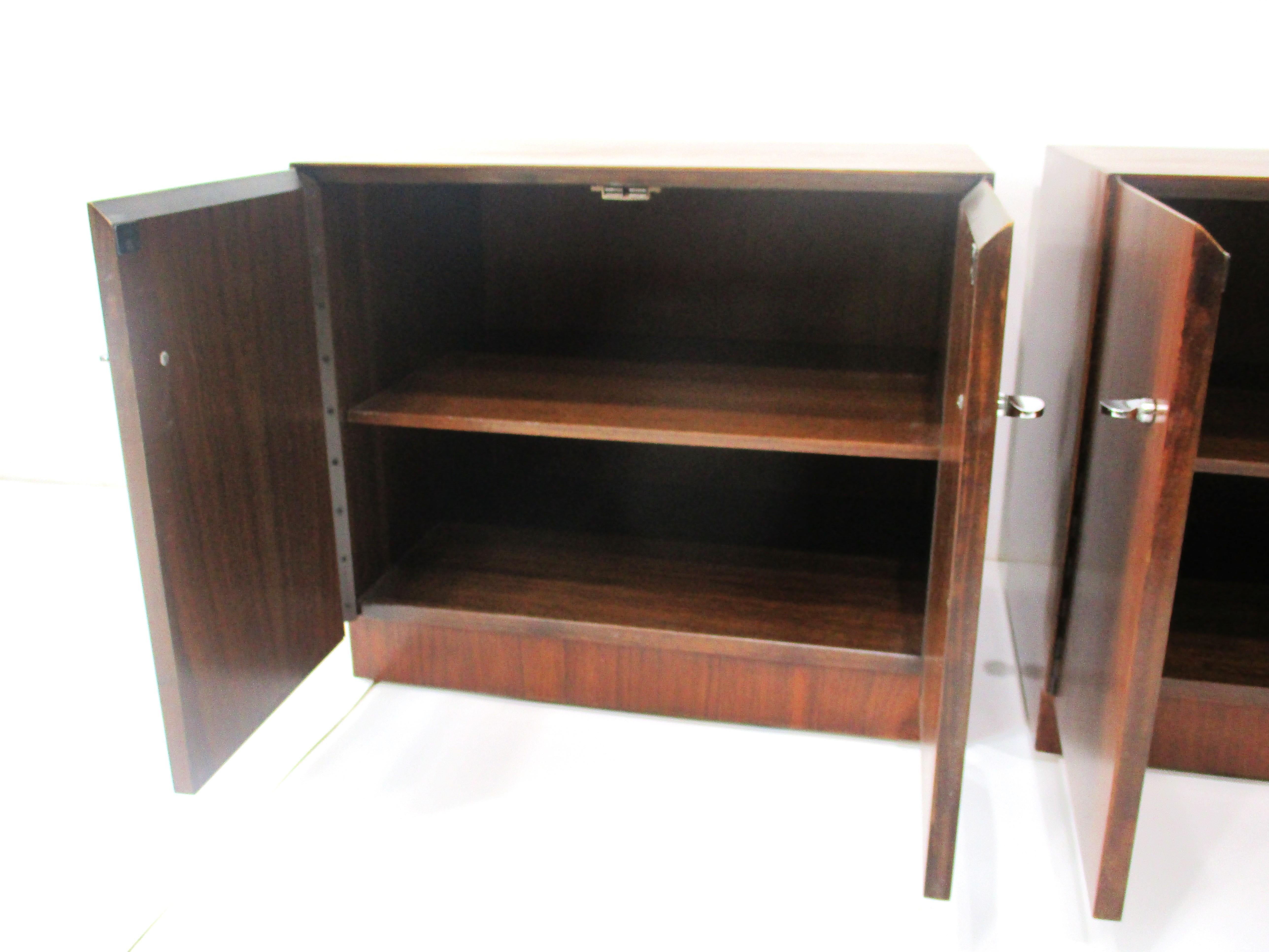 Mid Century Walnut Nightstands in the style of Thayer Coggin  For Sale 2