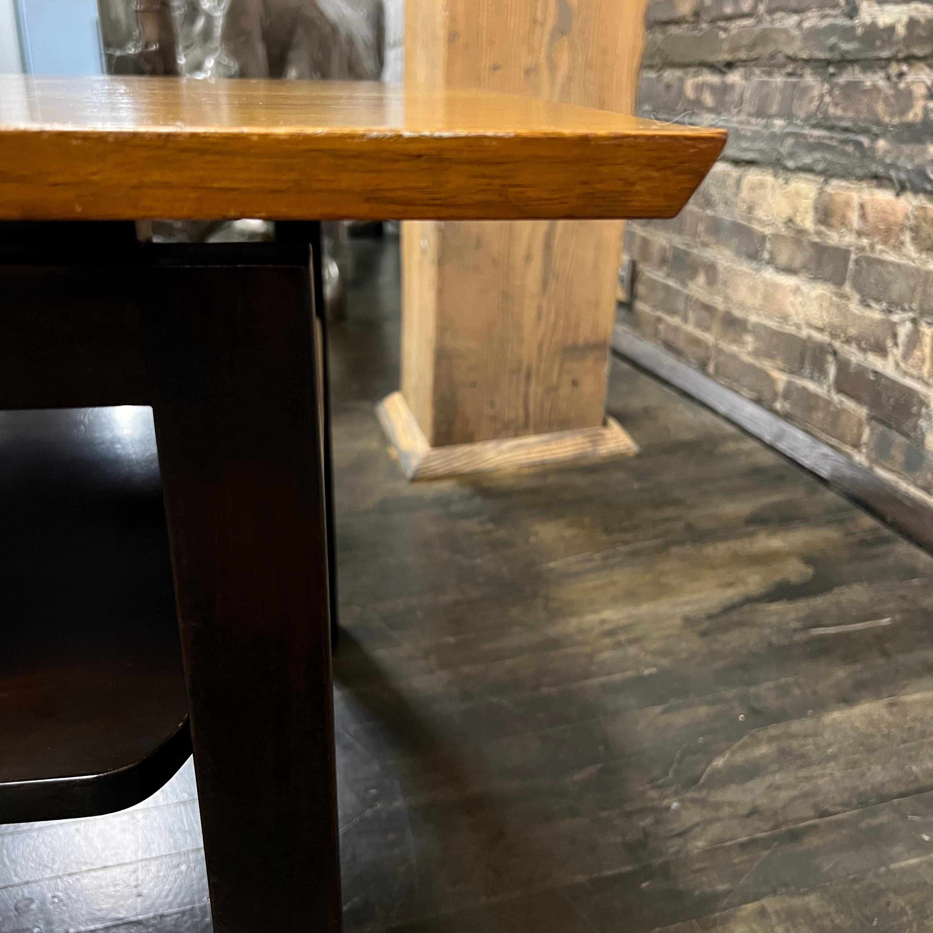 Tavolo Occasionale in noce di metà secolo di Edward Wormley per Dunbar Furniture in vendita 1