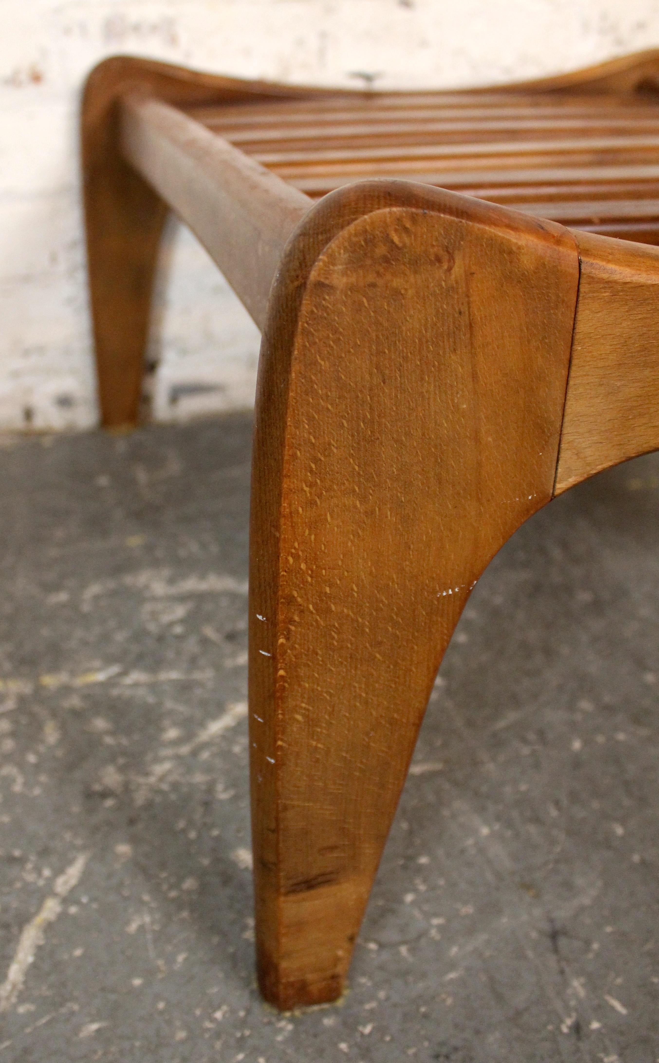 20ième siècle Pouf en noyer du milieu du siècle par Adrian Pearsall pour Craft Associates en vente