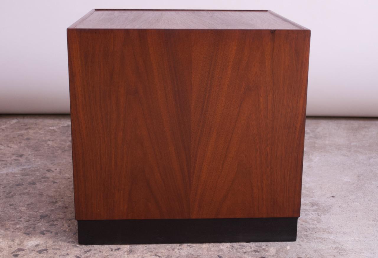 Midcentury Walnut Plinth Based Side Table Attributed to Milo Baughman In Good Condition In Brooklyn, NY