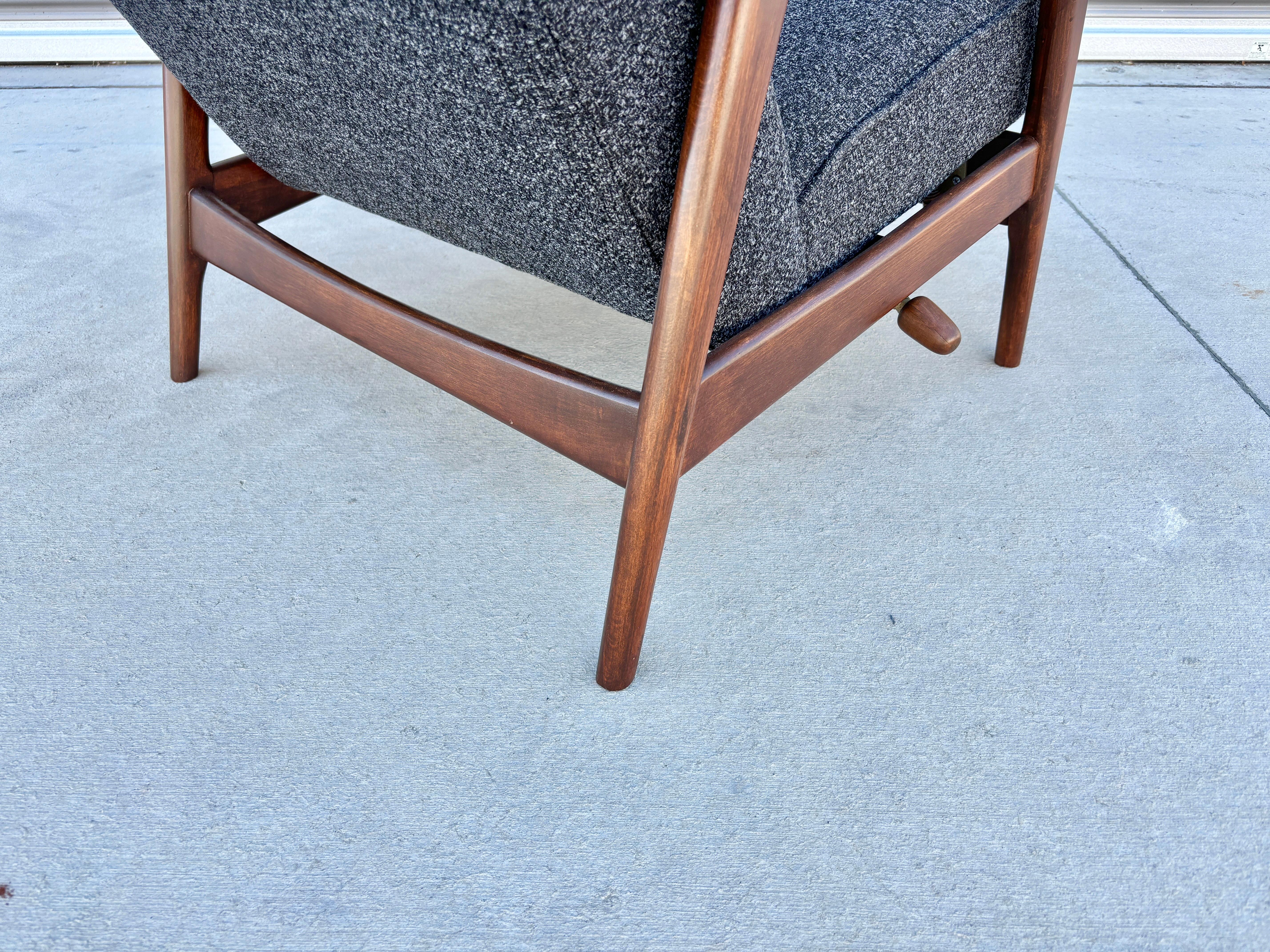 Mid Century Walnut Recliner Lounge Chair & Ottoman by Alf Svensson for Dux For Sale 7