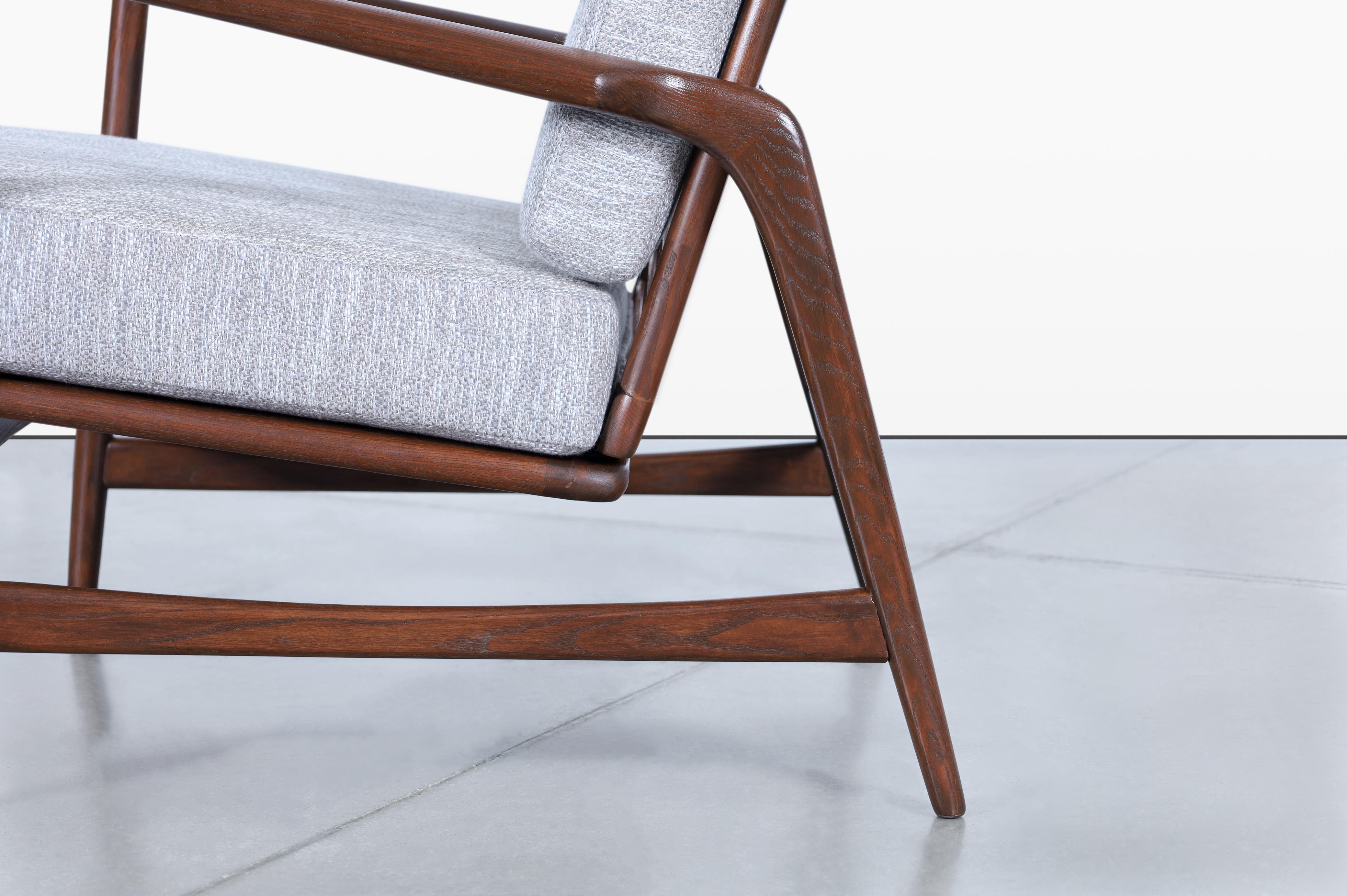 Mid-Century Walnut Reclining Lounge Chairs by Ib Kofod Larsen for Selig in vendita 3