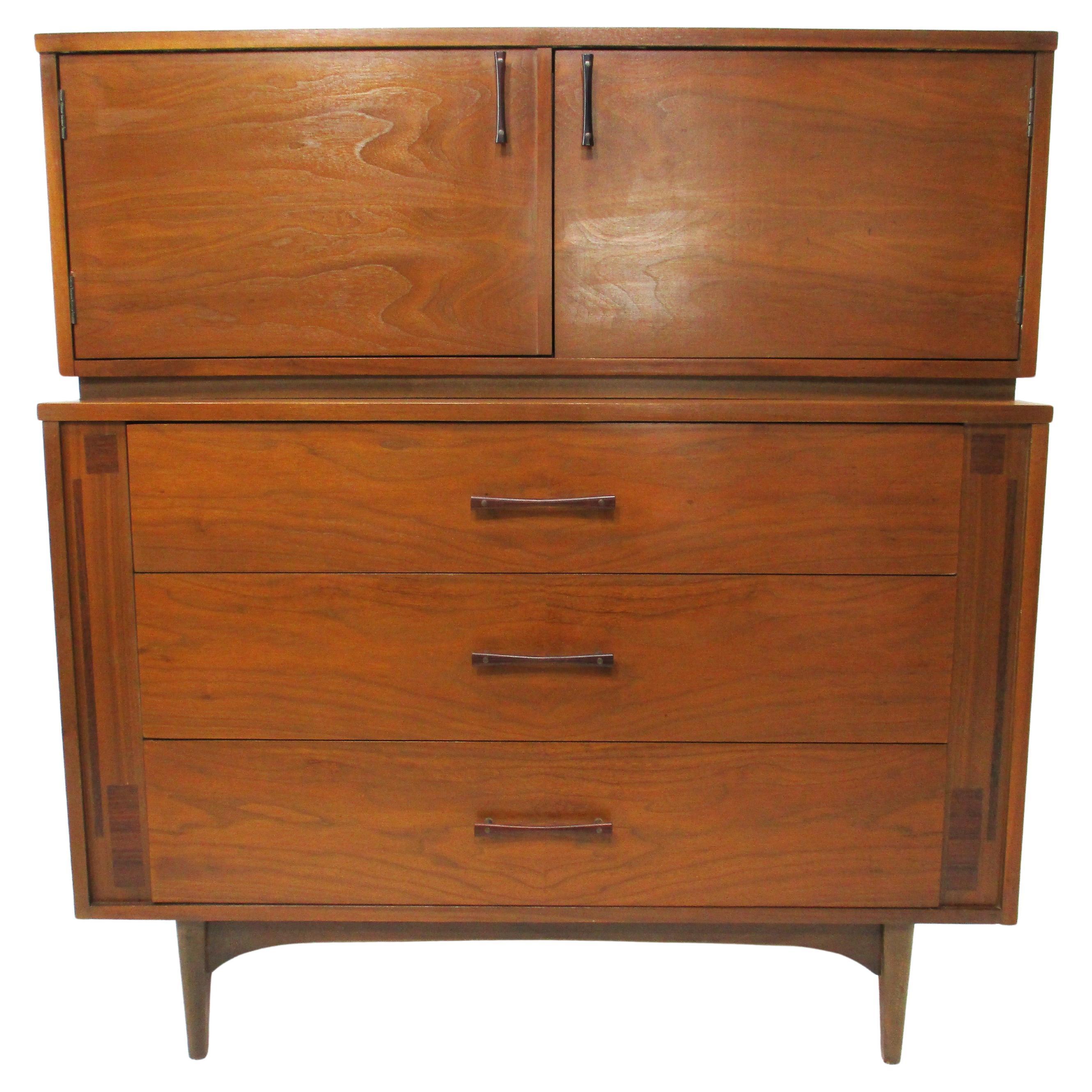 Mid Century Nussbaum / Palisander Hochkommode Kommode von Kroehler