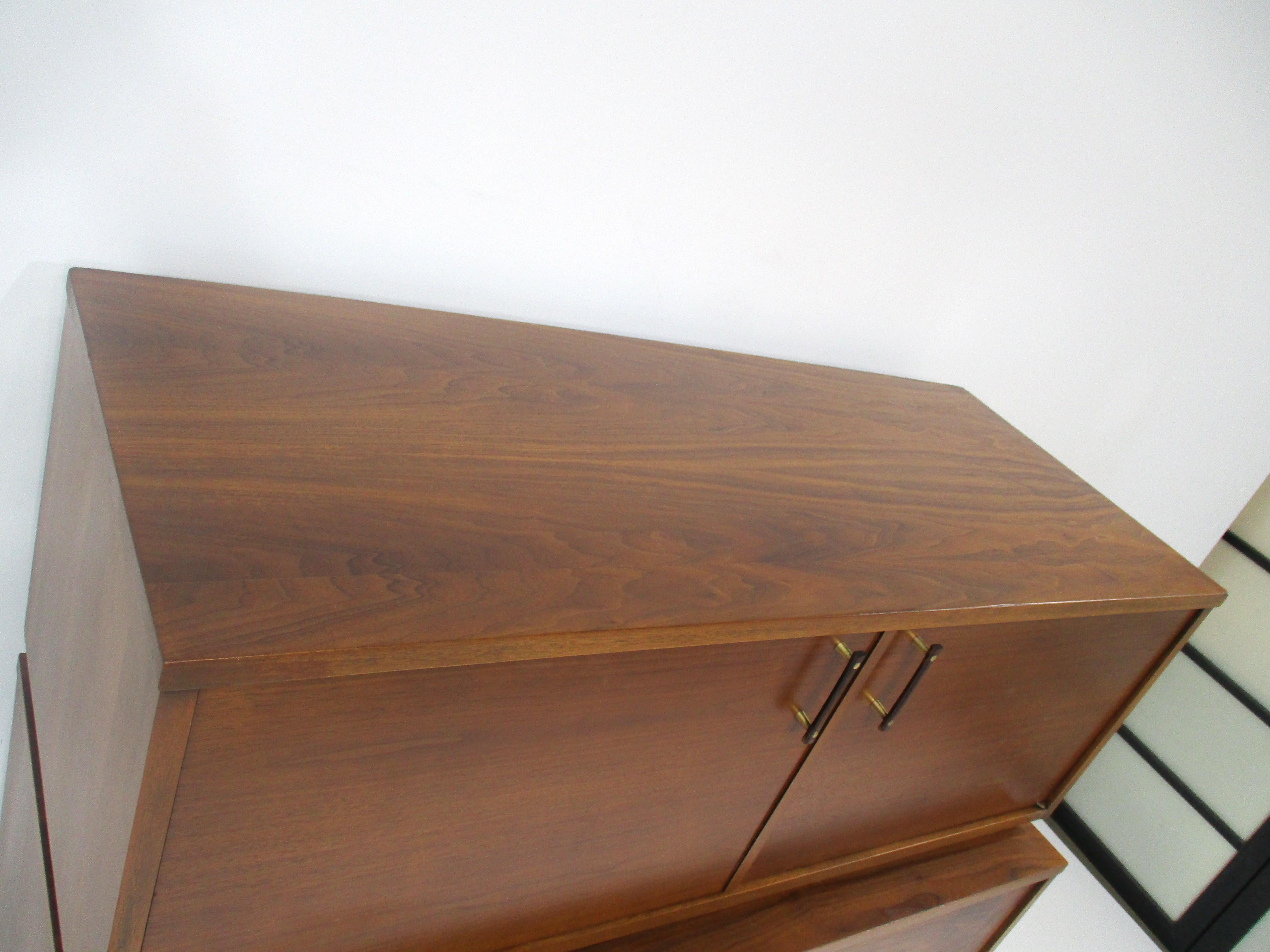 Mid Century Walnut / Rosewood Tall Dresser Chest by Kroehler   For Sale 2