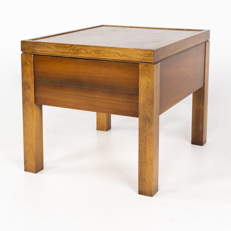 Mid-Century Modern Mid Century Walnut Side End Table For Sale