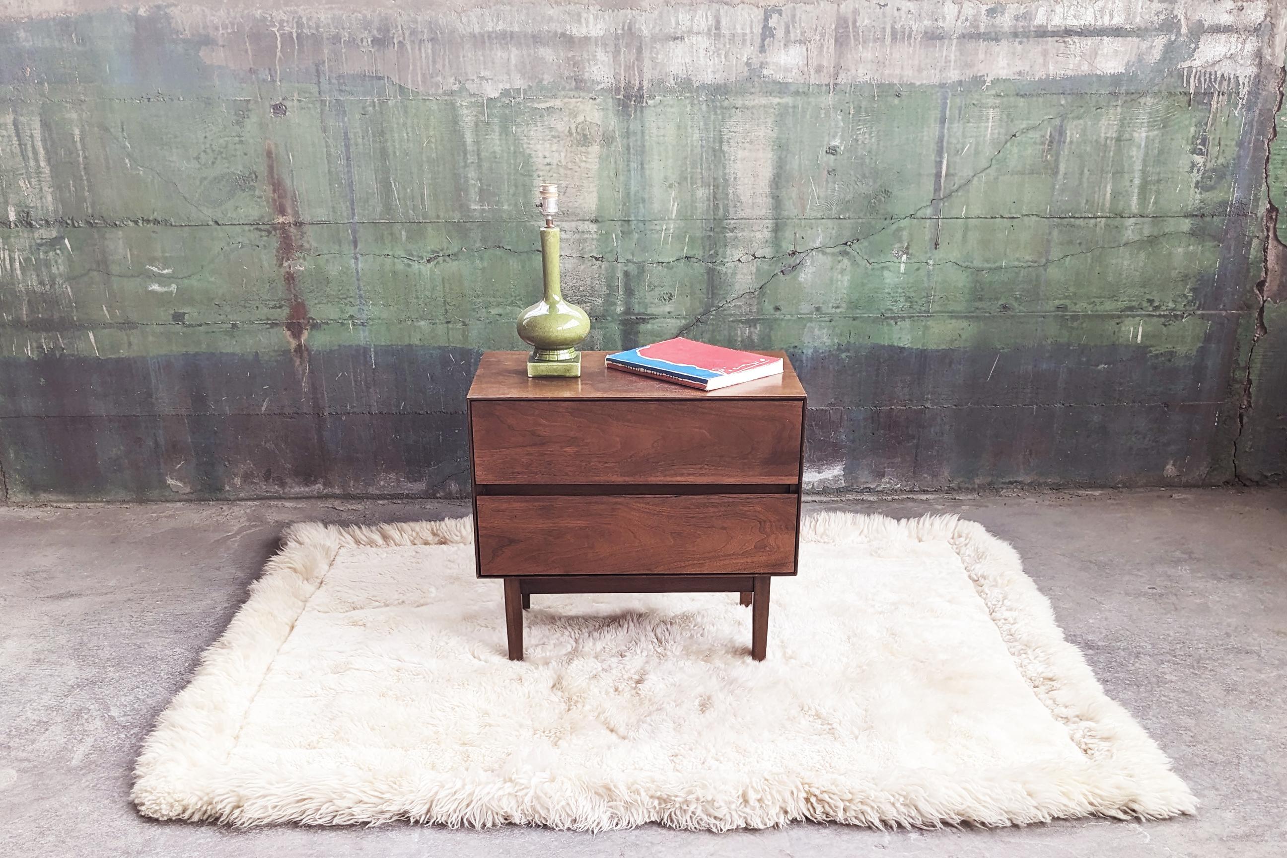 Mid-Century Walnut Side or End Table w/ Drawers, Nightstand by Stanley Furniture For Sale 2