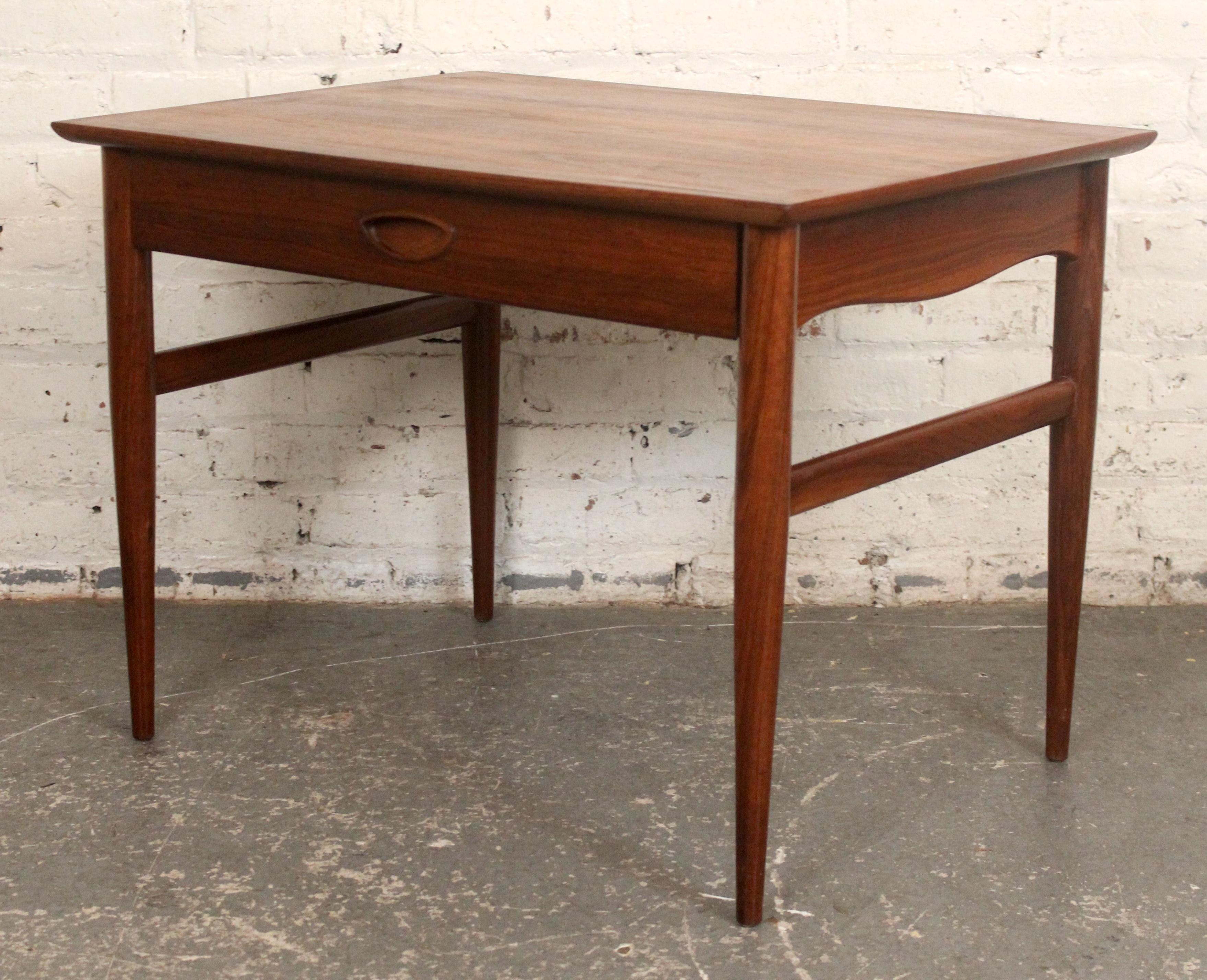 Mid-Century Modern Mid-Century Walnut Side Table by Heritage Furniture For Sale