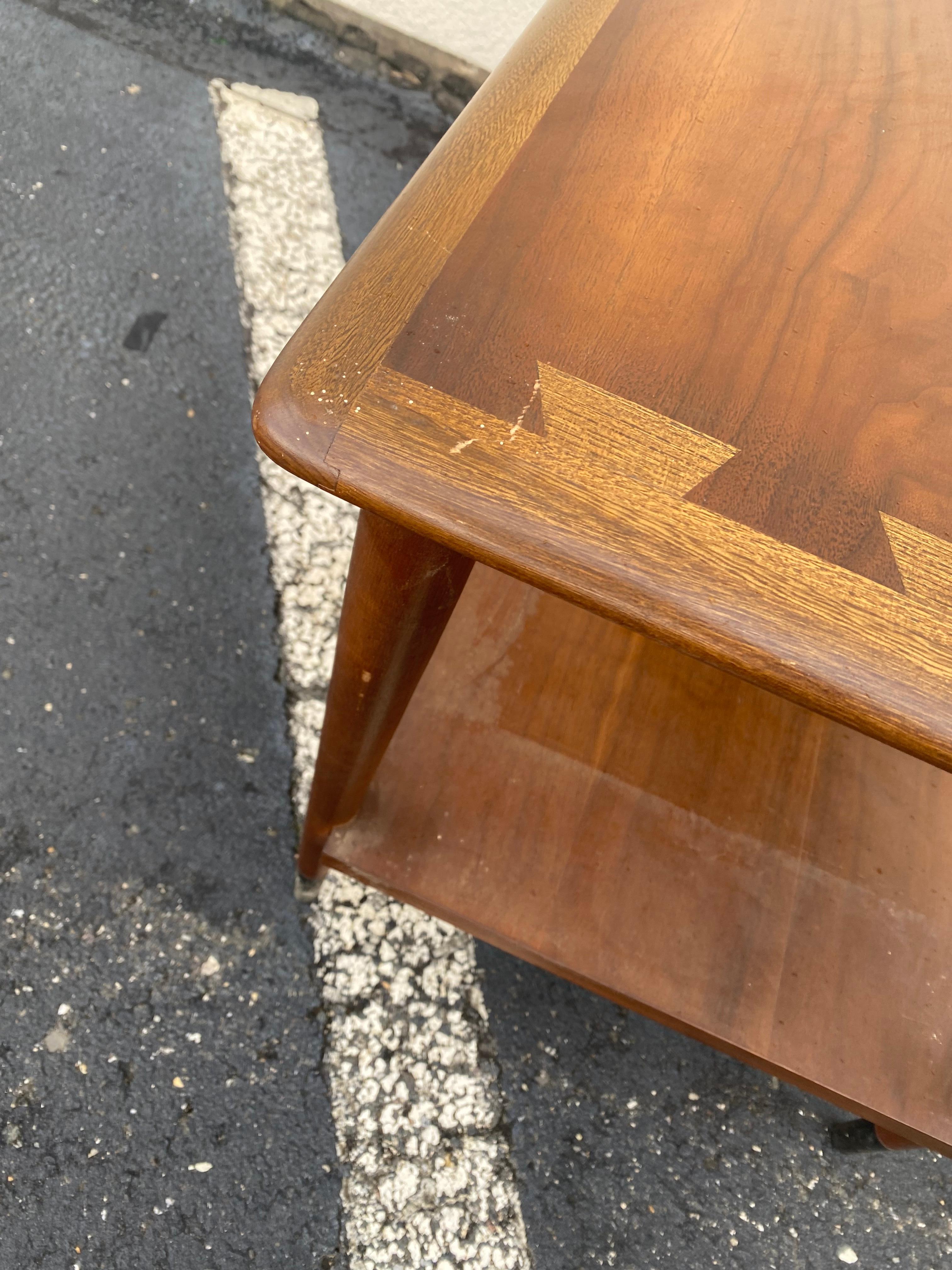 Mid-Century Walnut Side Table by Lane, Acclaim In Good Condition For Sale In Downingtown, PA