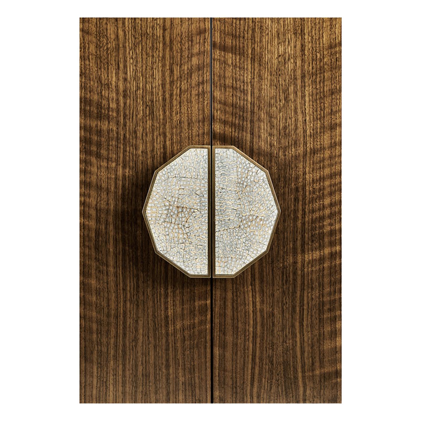 Legno Credenza in noce di metà secolo in vendita