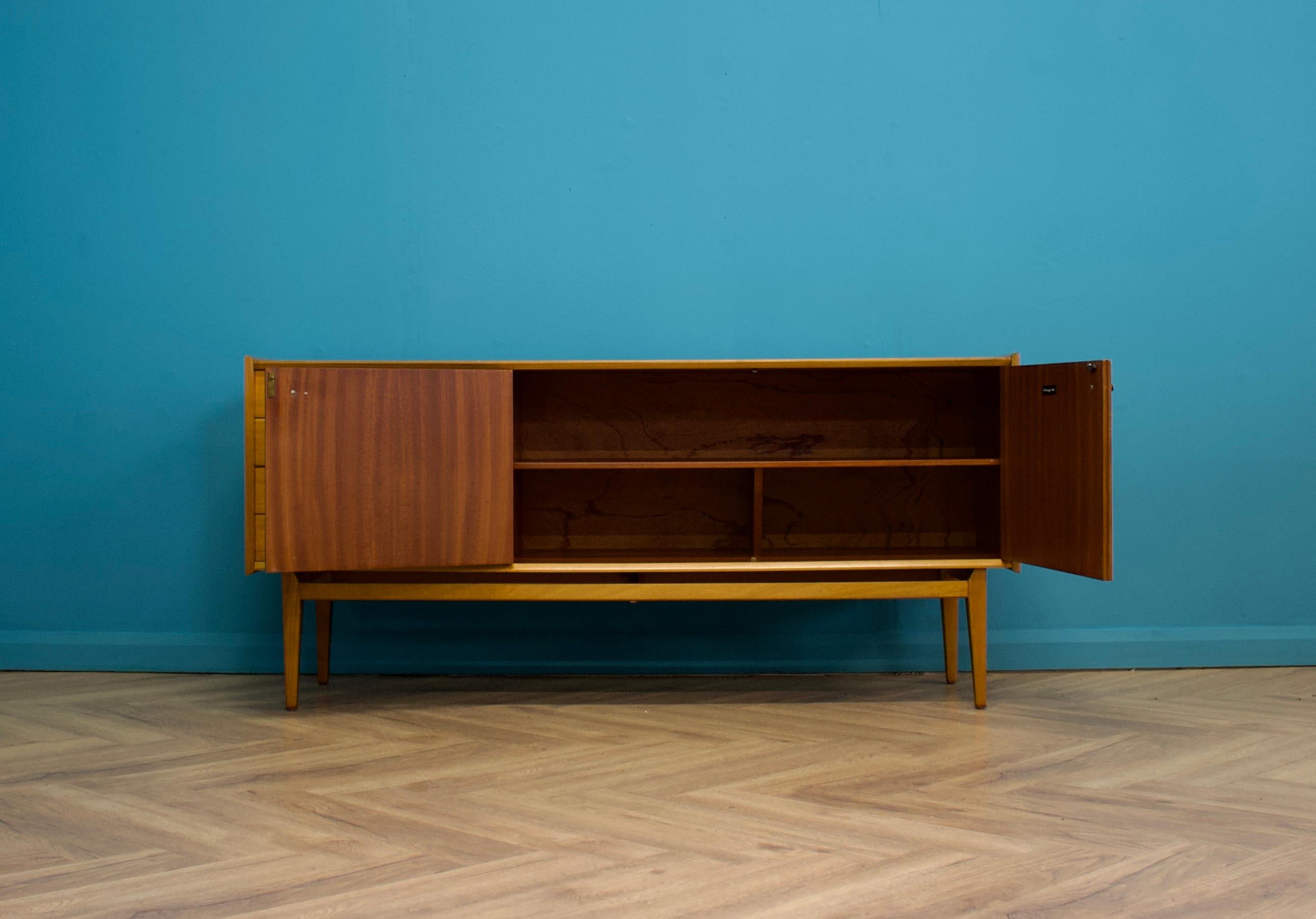 Mid  Century Walnut Sideboard from Younger, 1960s In Good Condition For Sale In South Shields, GB