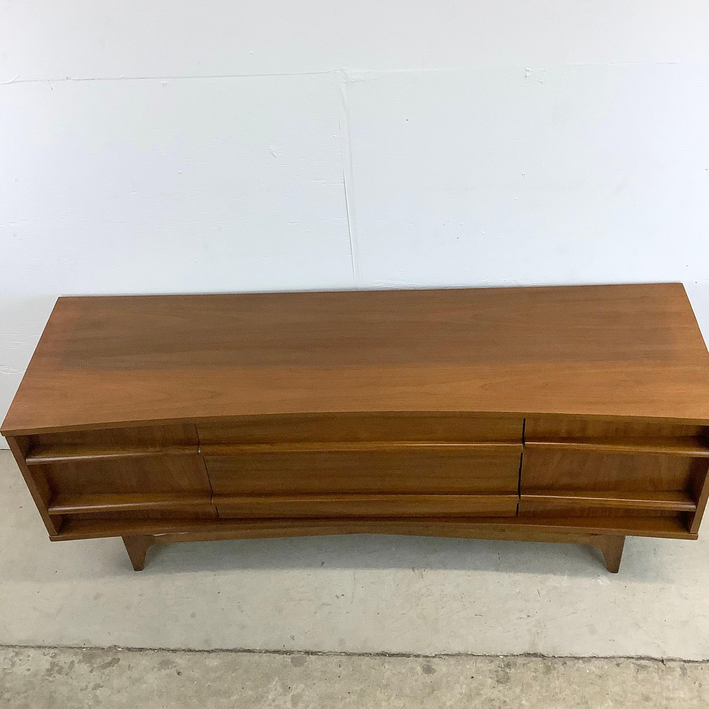Mid-Century Walnut Sideboard with China Cabinet by Young Mfg In Good Condition In Trenton, NJ