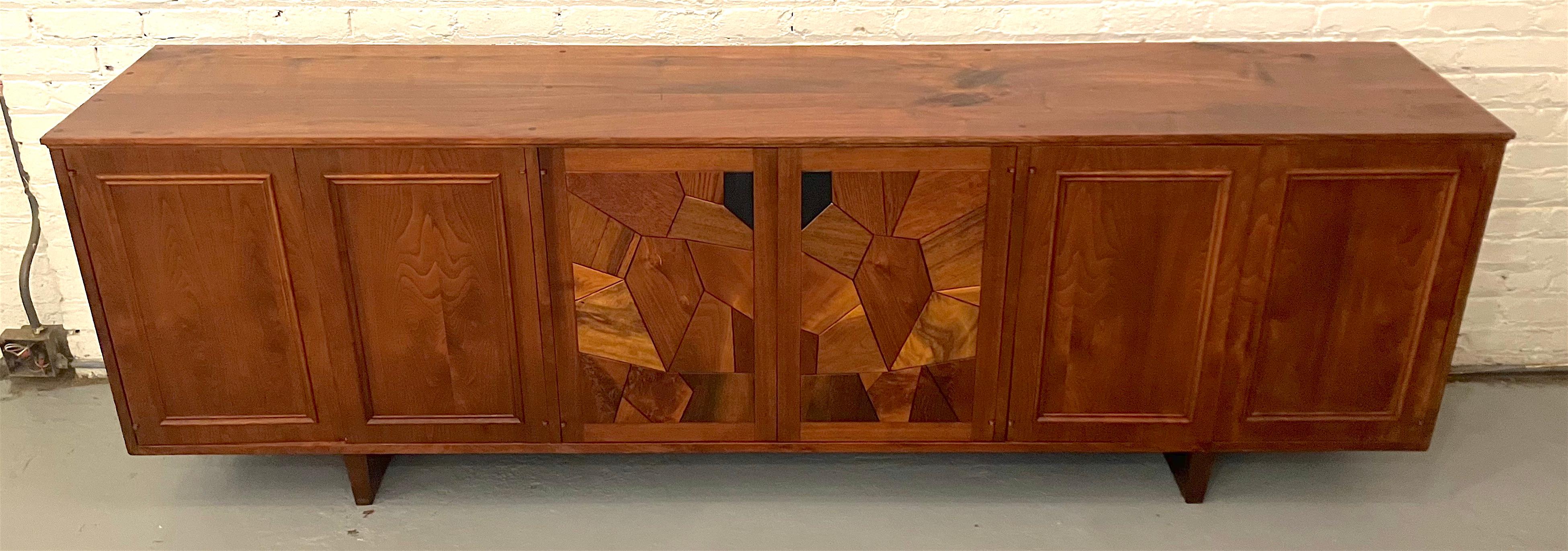 Mid-Century Walnut & Slate Sideboard in the Style of Phillip Lloyd Powell For Sale 4