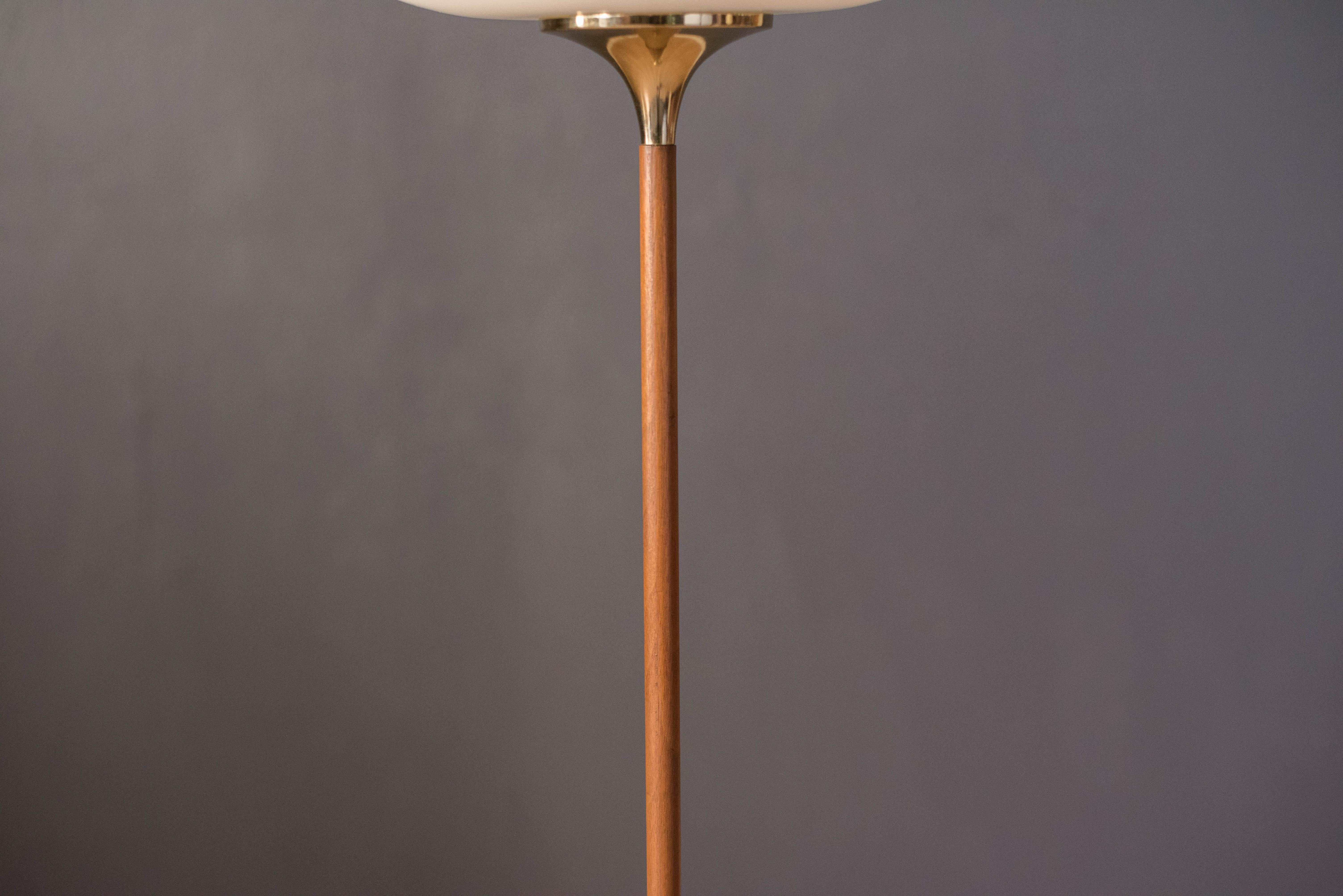 Mid Century Walnut Stem Laurel Floor Lamp In Good Condition In San Jose, CA