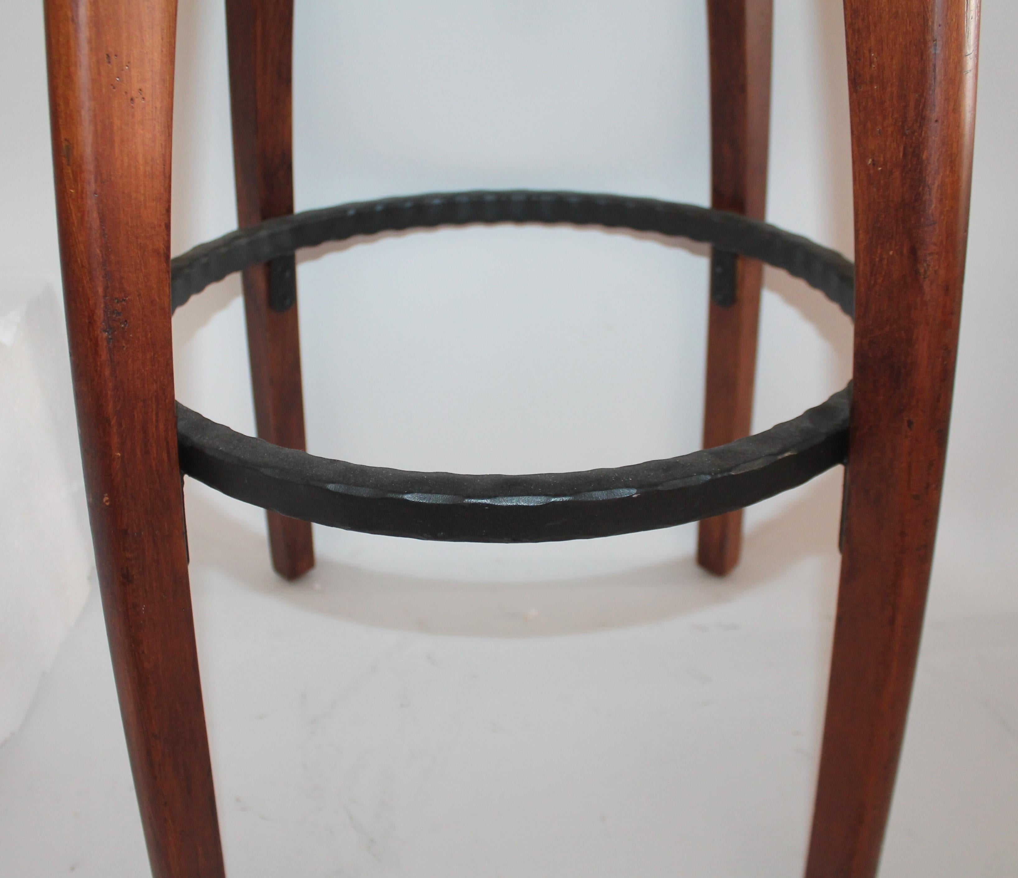Midcentury Walnut Swivel Leather Seat Bar Stools, 2 In Good Condition In Los Angeles, CA