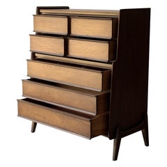 Mid-Century Nussbaum Tall Boy von United Furniture CO.