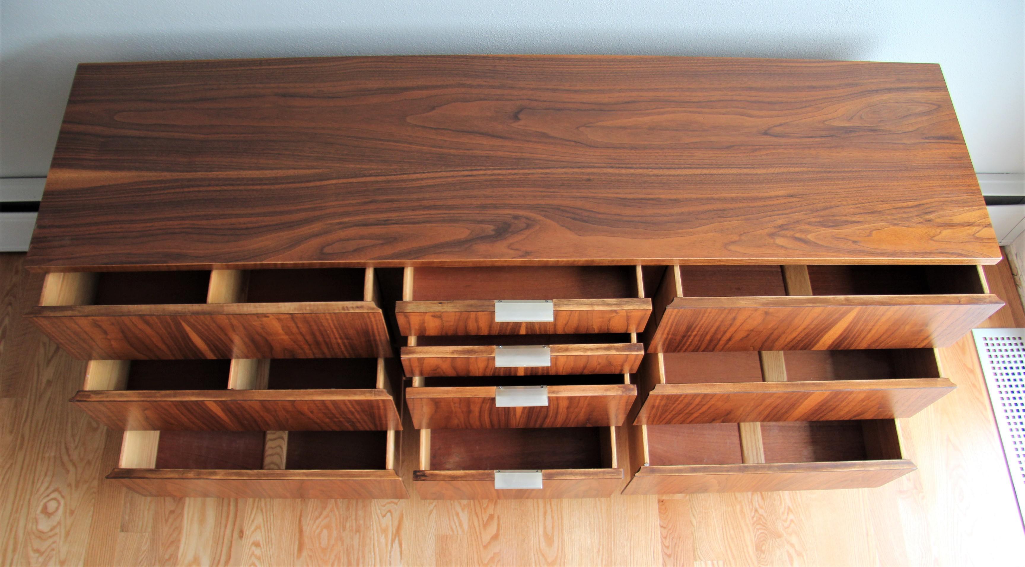 Mid Century Walnut Triple Dresser by John Stuart for Johnson Furniture Co In Good Condition In West Hartford, CT