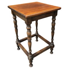 Mid-Century Nussbaum gedrehte Beine Boden Kerze Stand / Plant Stand / Beistelltisch