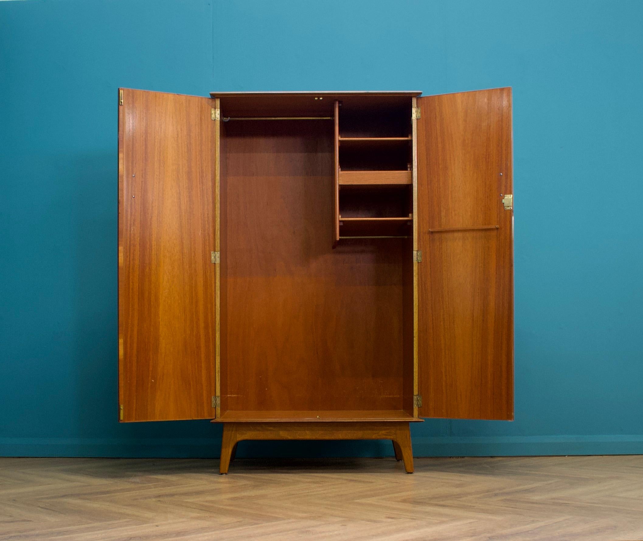 Mid Century Walnut Wardrobe by Alfred COX for Heals, 1960s In Good Condition For Sale In South Shields, GB