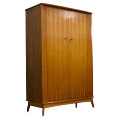 Armadio in noce di metà secolo di Alfred Cox, anni '50