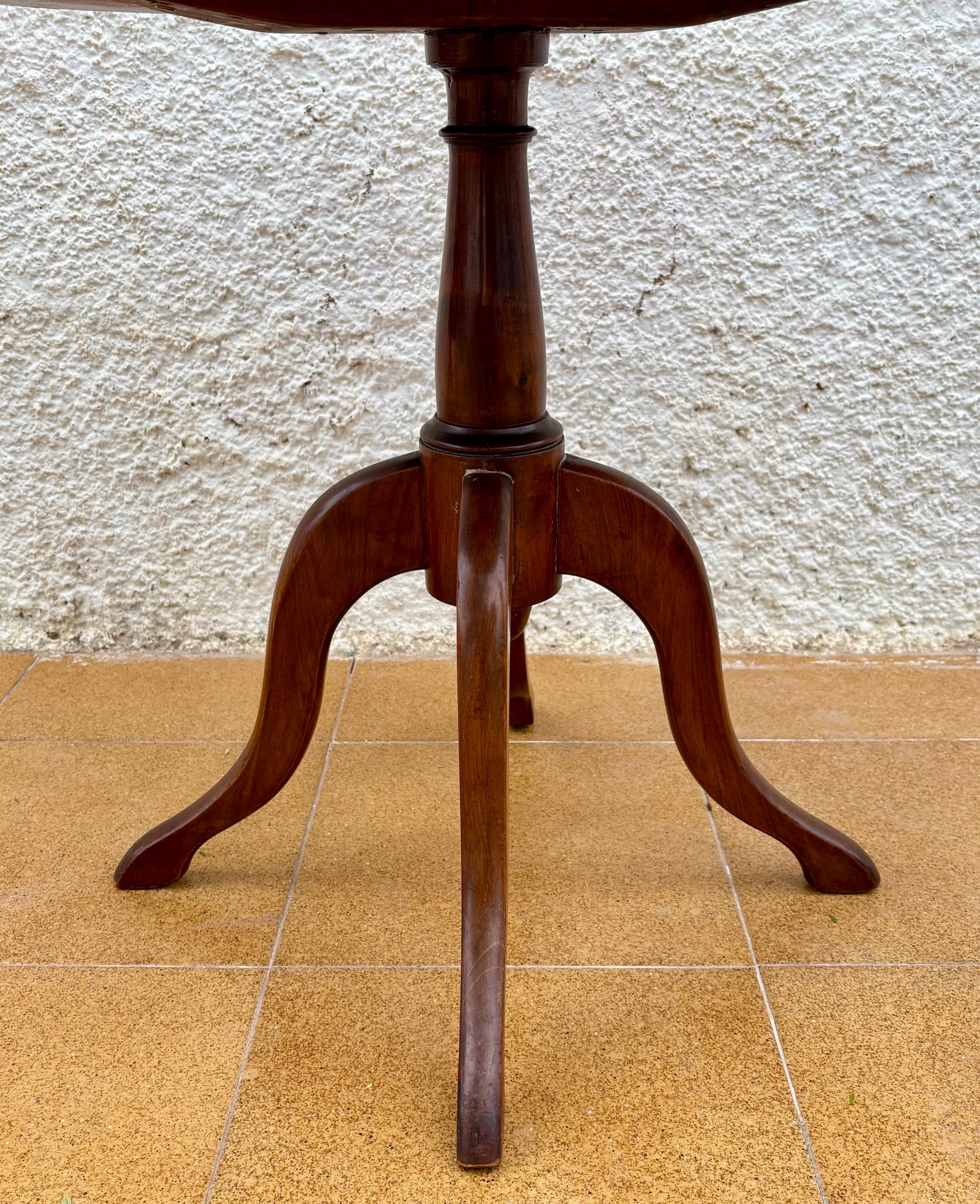 Fait main Mid Century Walnut With Marquetry Round Side Table, 1950s en vente