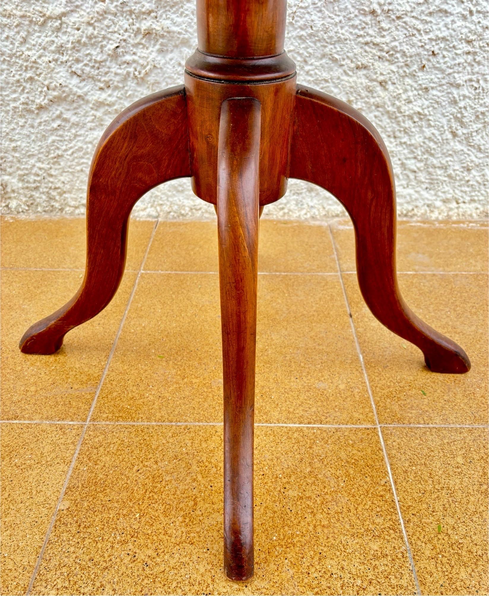 20ième siècle Mid Century Walnut With Marquetry Round Side Table, 1950s en vente