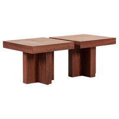 Tables d'appoint en bois de noyer du milieu du siècle Milo Baughman Style 1970