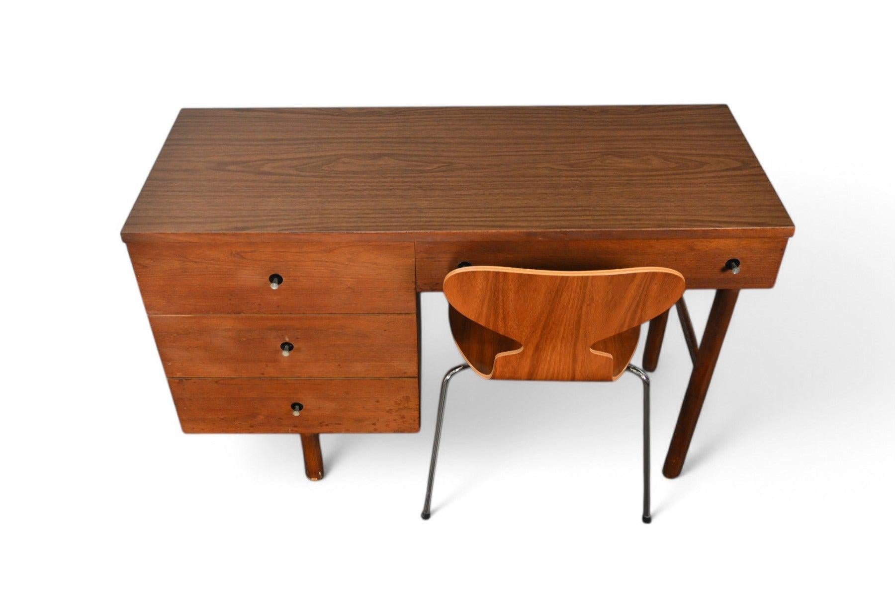 Mid Century Walnut Writing Desk in Walnut by Stanley #1 For Sale 1