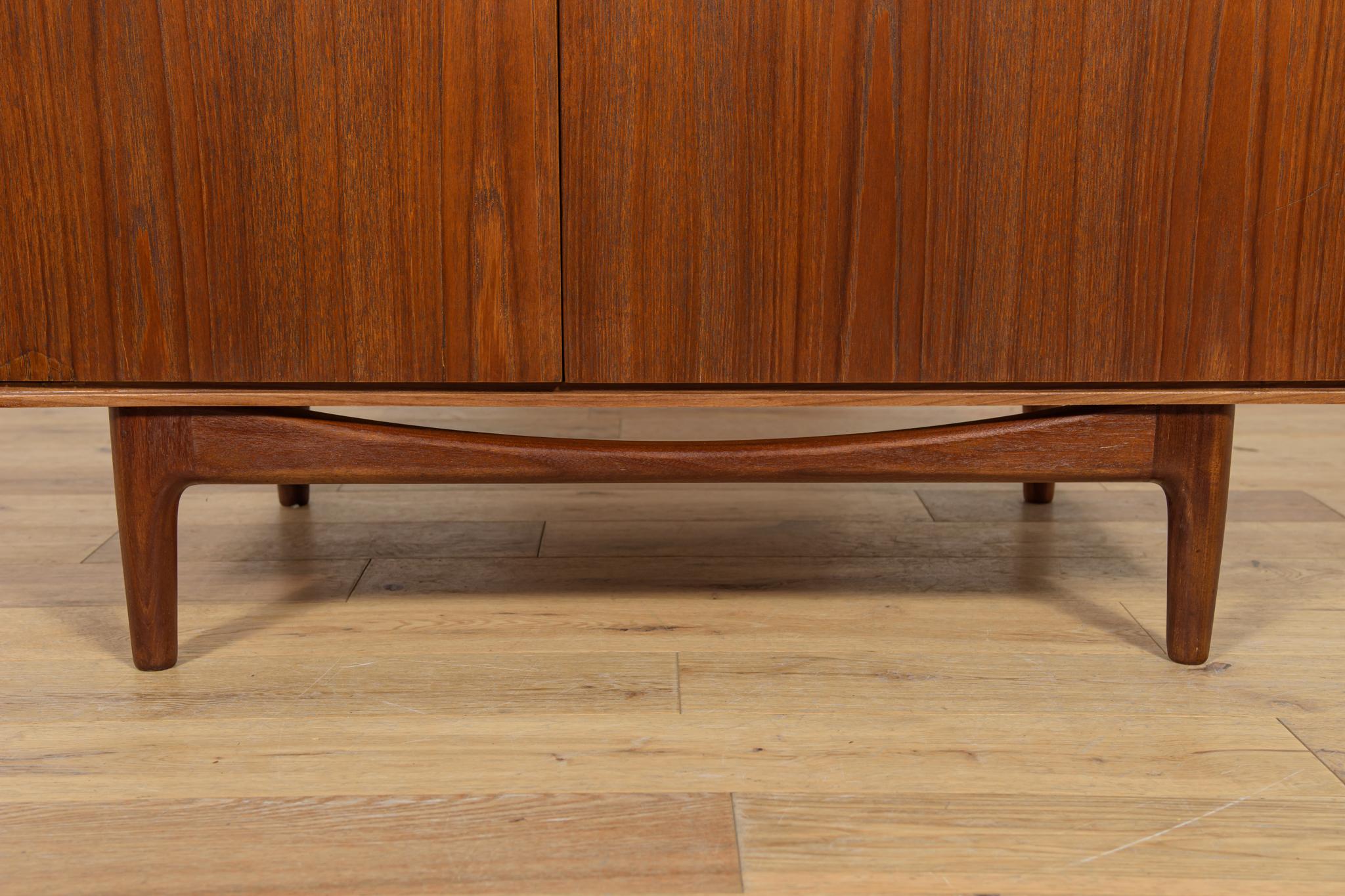 Mid-Century Wardrobe by Ib Kofod Larsen for G-Plan, 1960s For Sale 8