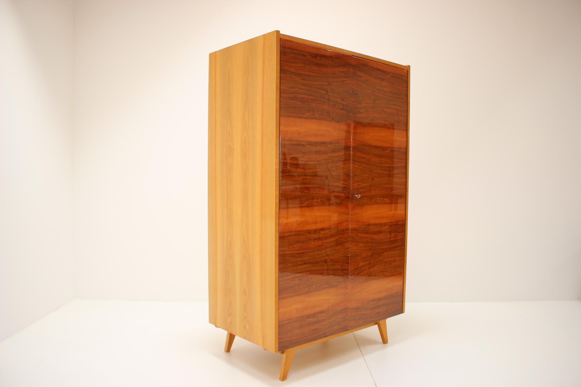 Midcentury Wardrobe Designed by Jiří Jiroutek, 1960s 4