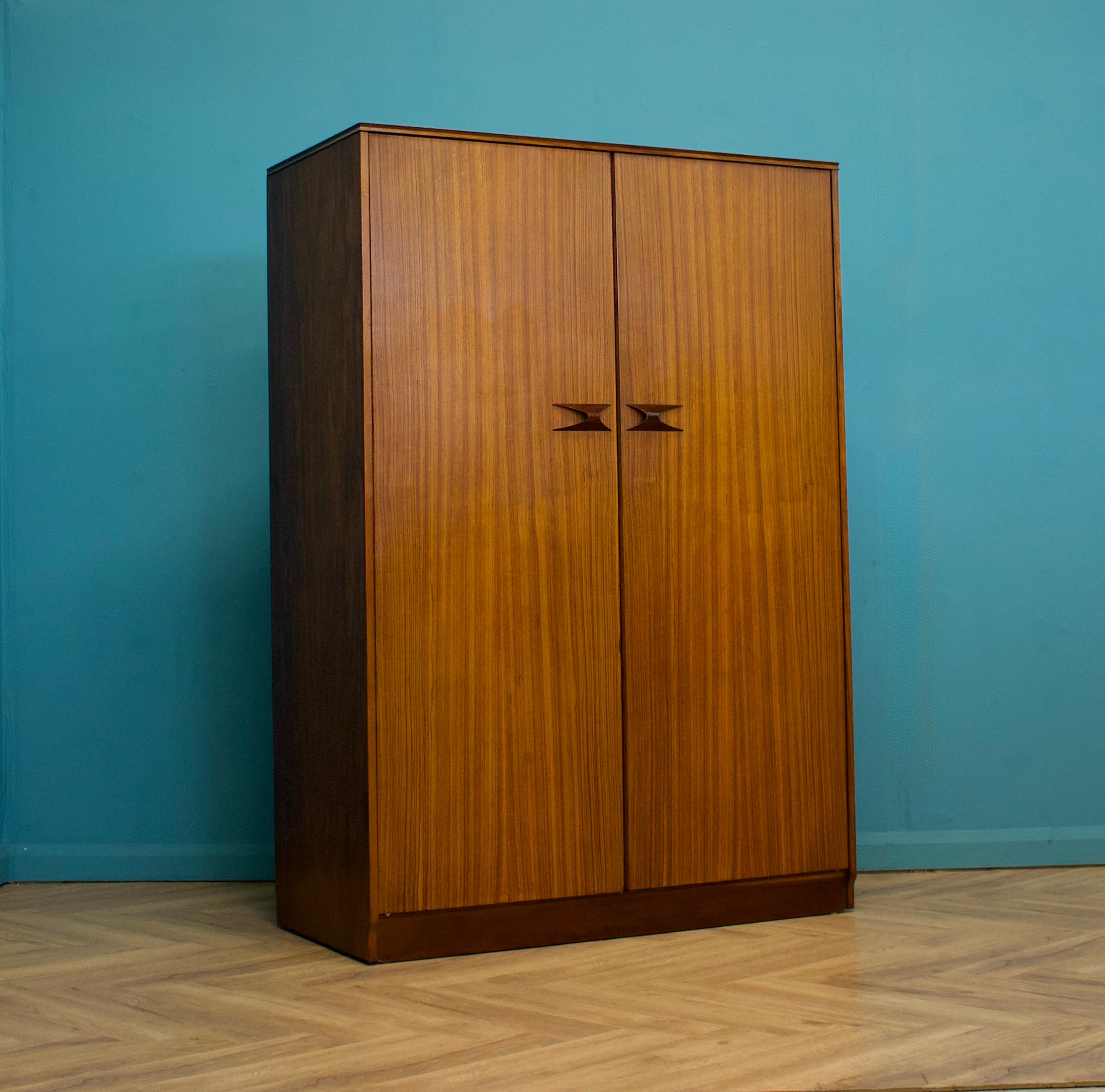 Mid-Century-Garderobe von Elliots of Newbury, 1960er Jahre (Moderne der Mitte des Jahrhunderts)