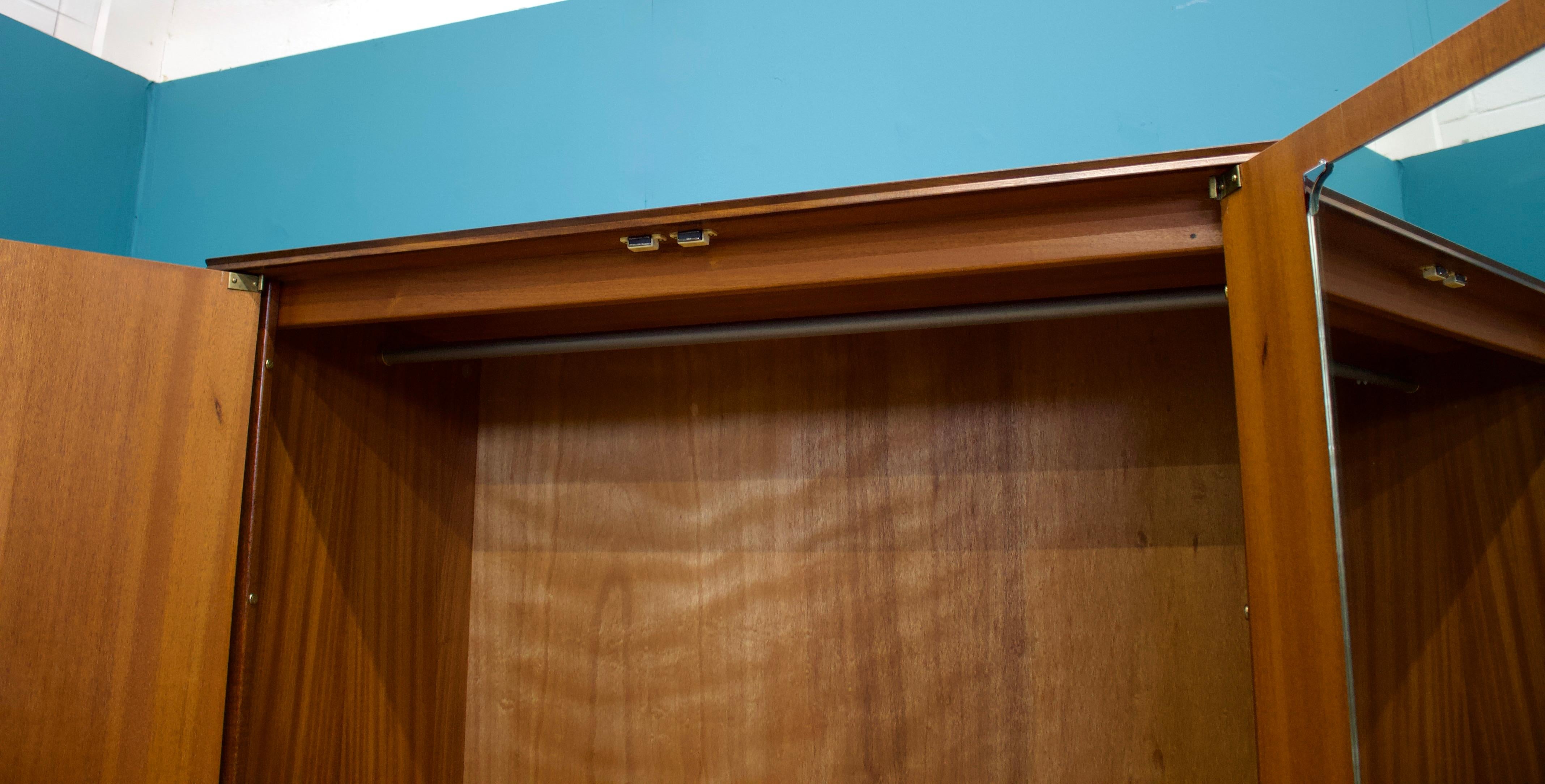 Mid-Century-Garderobe von Elliots of Newbury, 1960er Jahre (Teakholz)