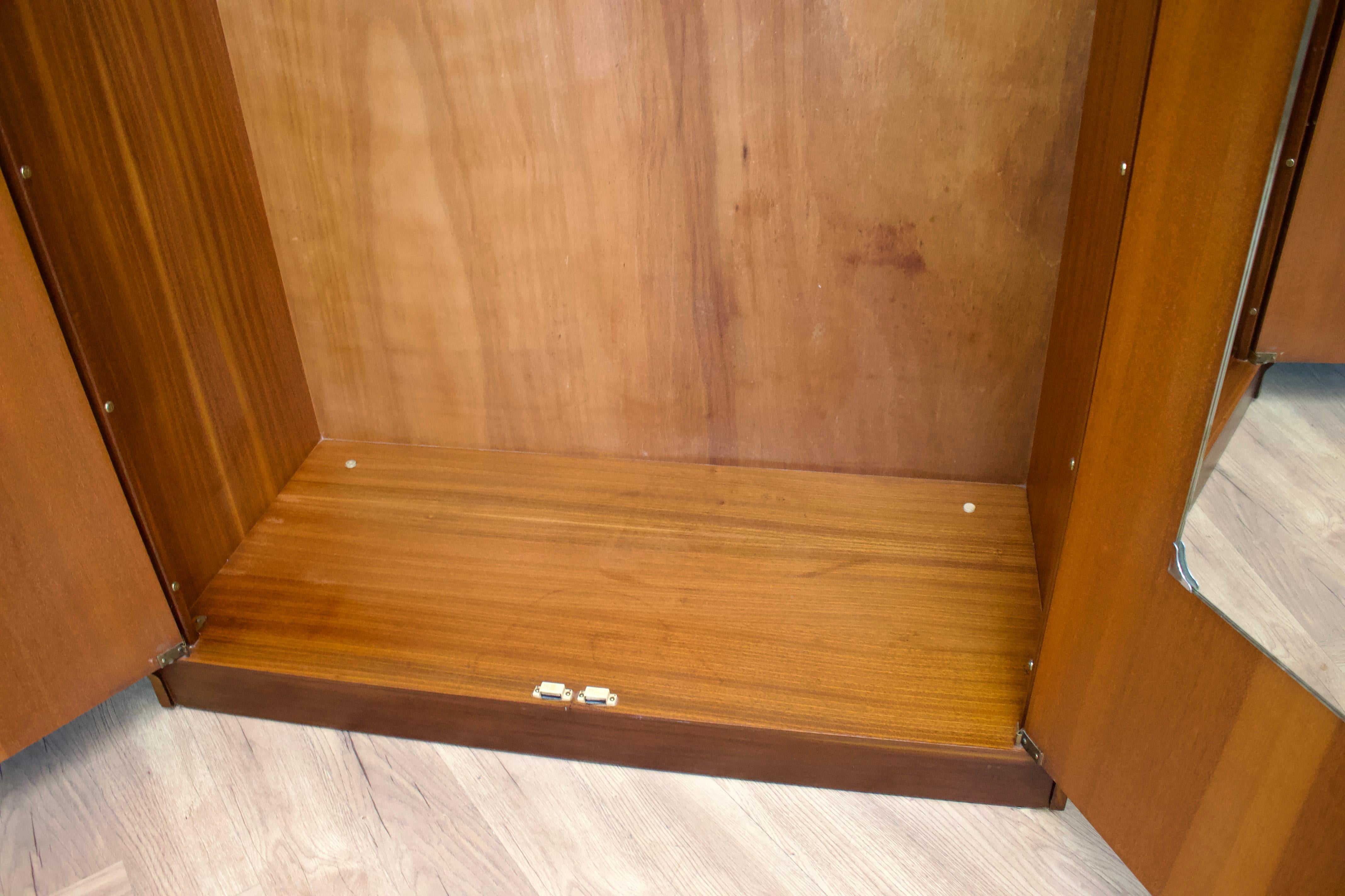 Mid-Century-Garderobe von Elliots of Newbury, 1960er Jahre 1