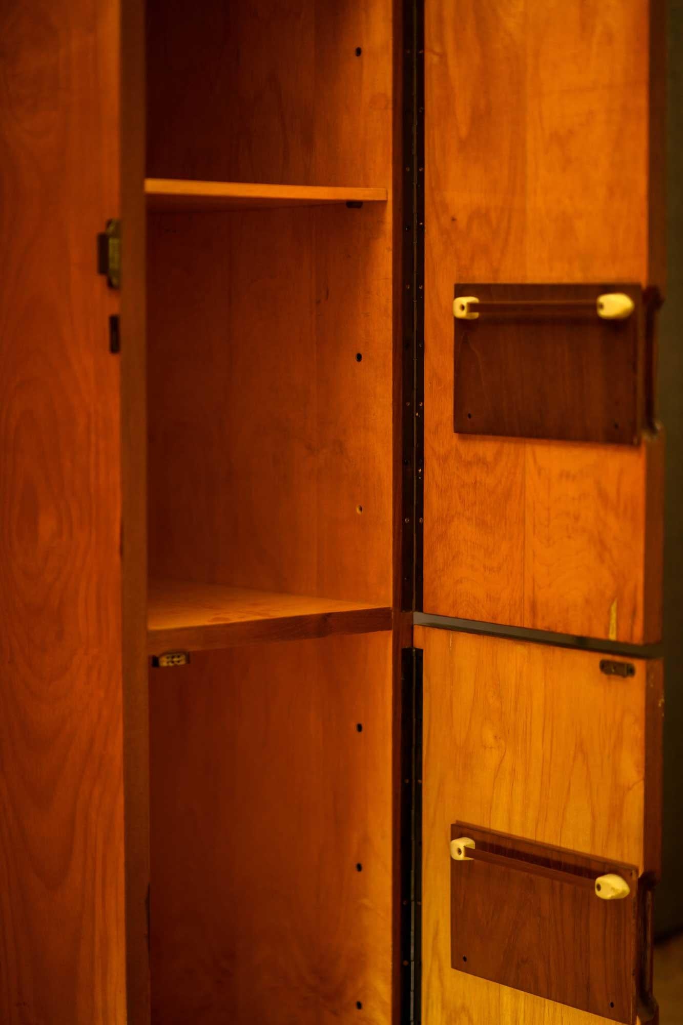 Midcentury Wardrobe from the 1960s In Good Condition For Sale In Roma, RM