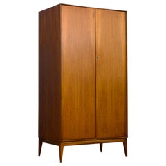 Armadio di metà secolo in teak e impiallacciato di McIntosh, anni '60