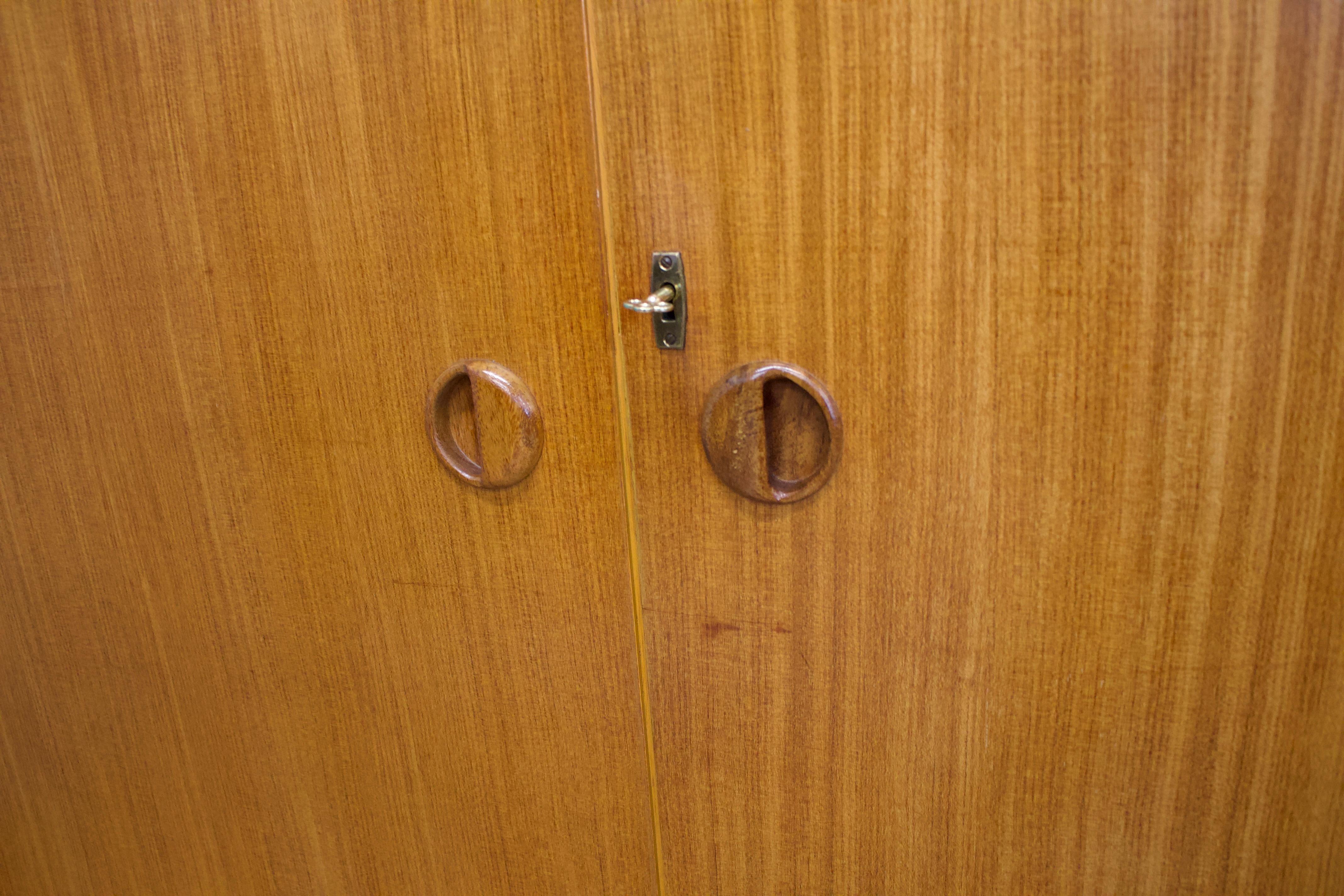 Mid-Century Wardrobe in Teak from Butilux, 1960s In Good Condition For Sale In South Shields, GB