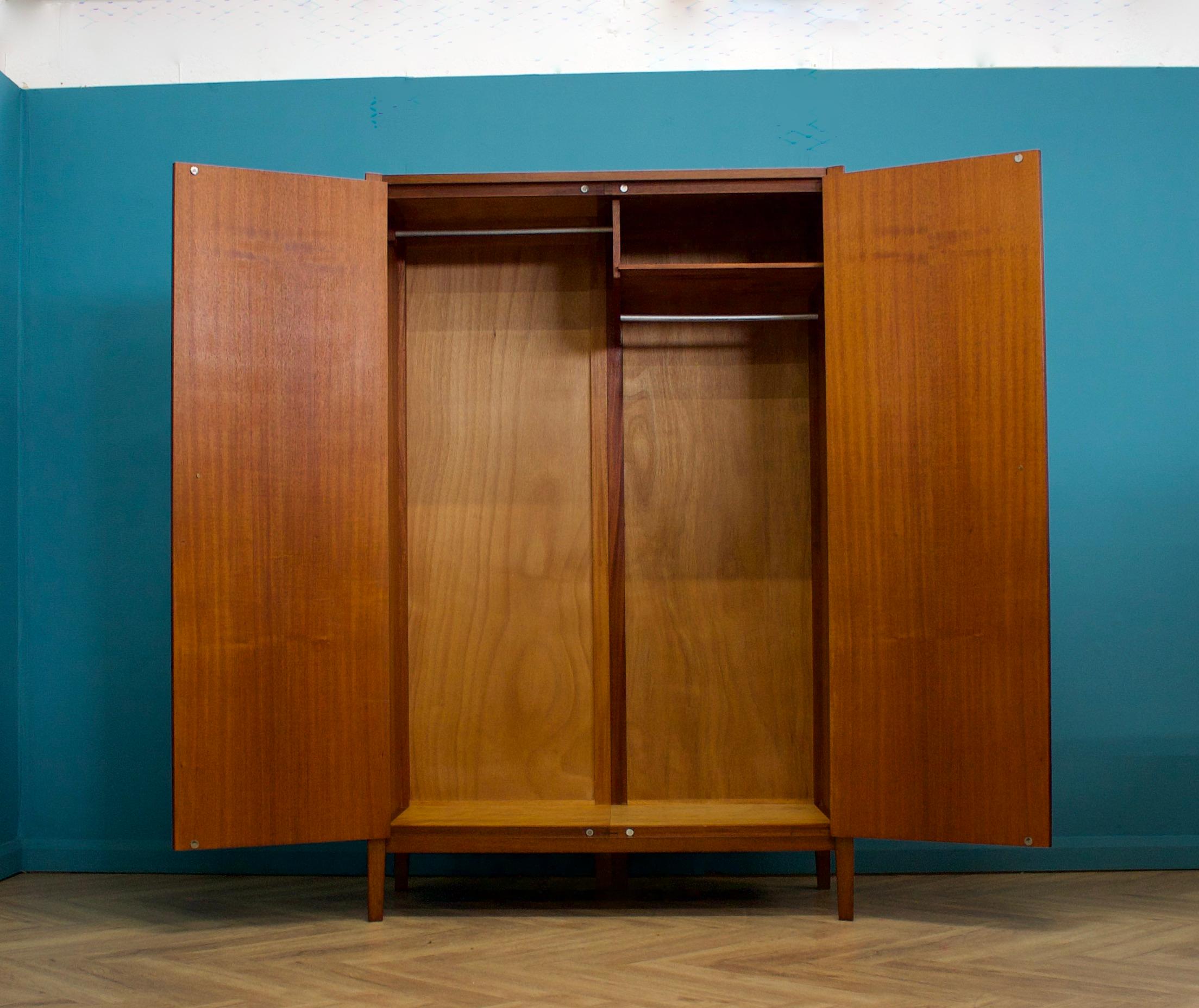 Mid-Century Wardrobe in Teak from Gordon Russell, 1960s In Good Condition For Sale In South Shields, GB