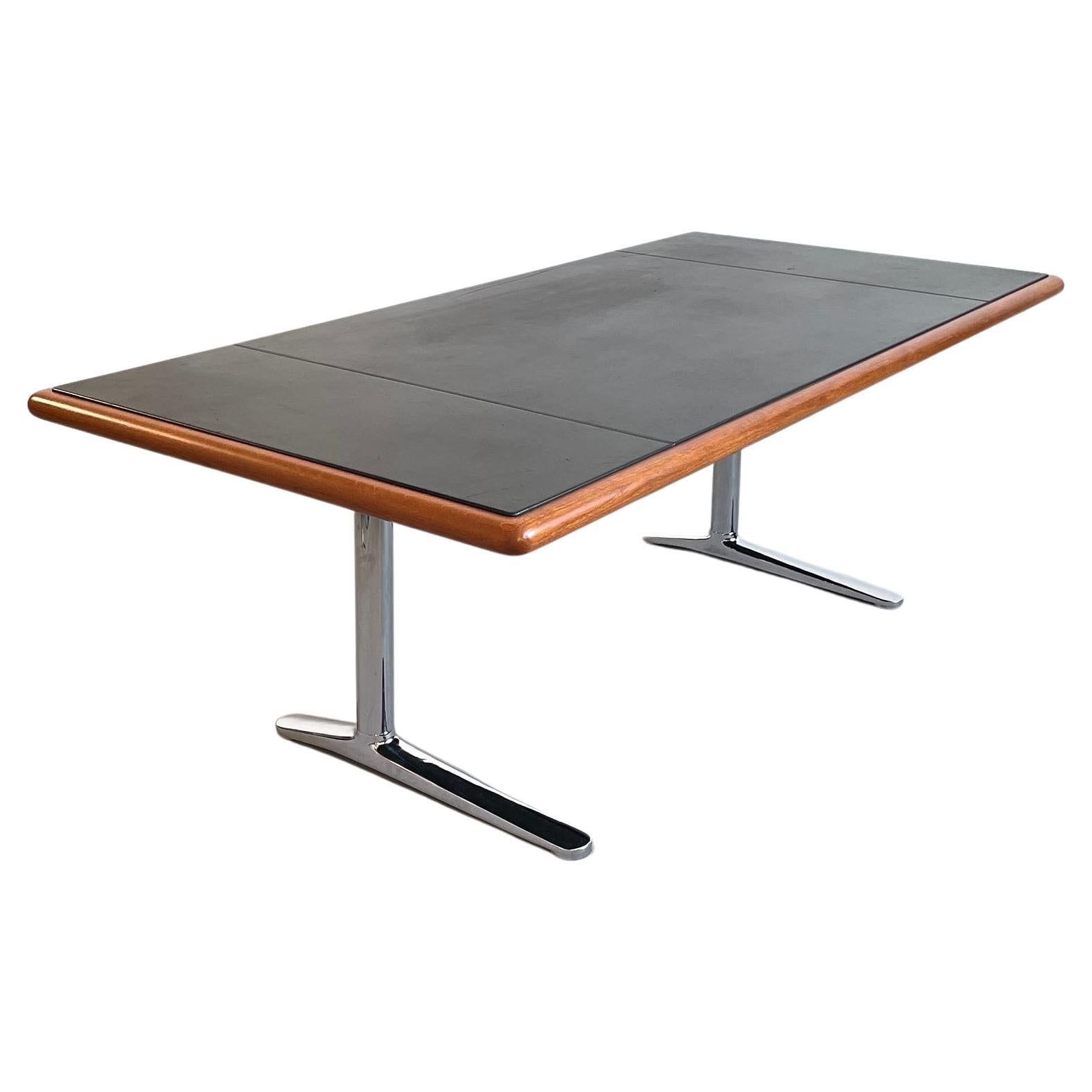 High-end quality minimalist conference desk from the executive collection designed by Warren Platner and manufactured by Knoll International, USA 1973. 

This desk has 2 chrome plated metal legs and a spacious floating desk top made of solid oak