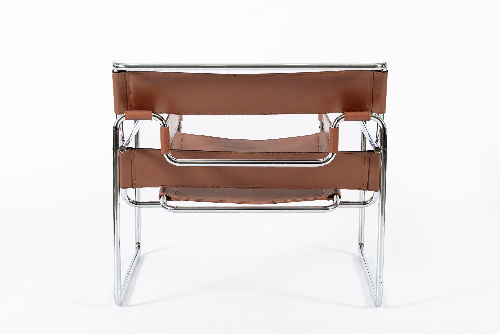 Silla de salón Wassily Marrón Mid Century de Marcel Breuer para Gavina mediados del siglo XX en venta